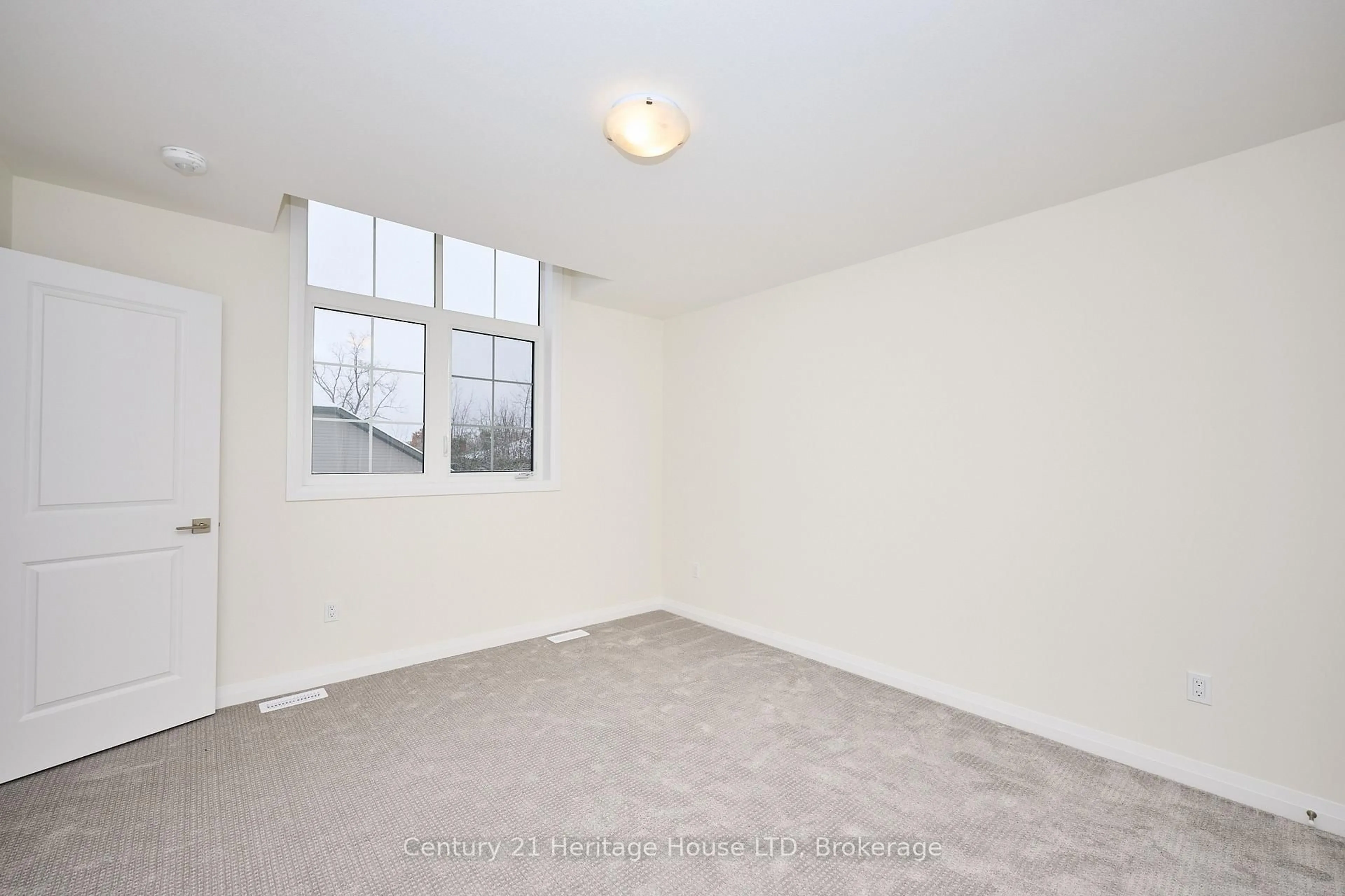 A pic of a room for 397 Garrison Rd #7, Fort Erie Ontario L2A 1N1