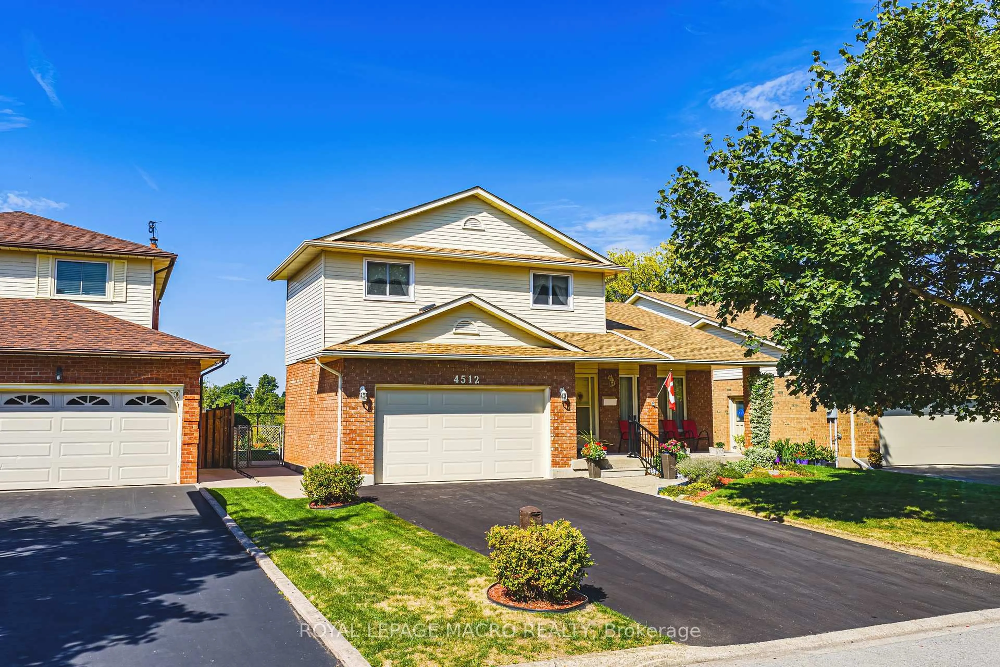 Home with brick exterior material, street for 4512 Green Meadow Blvd, Lincoln Ontario L3J 0A8