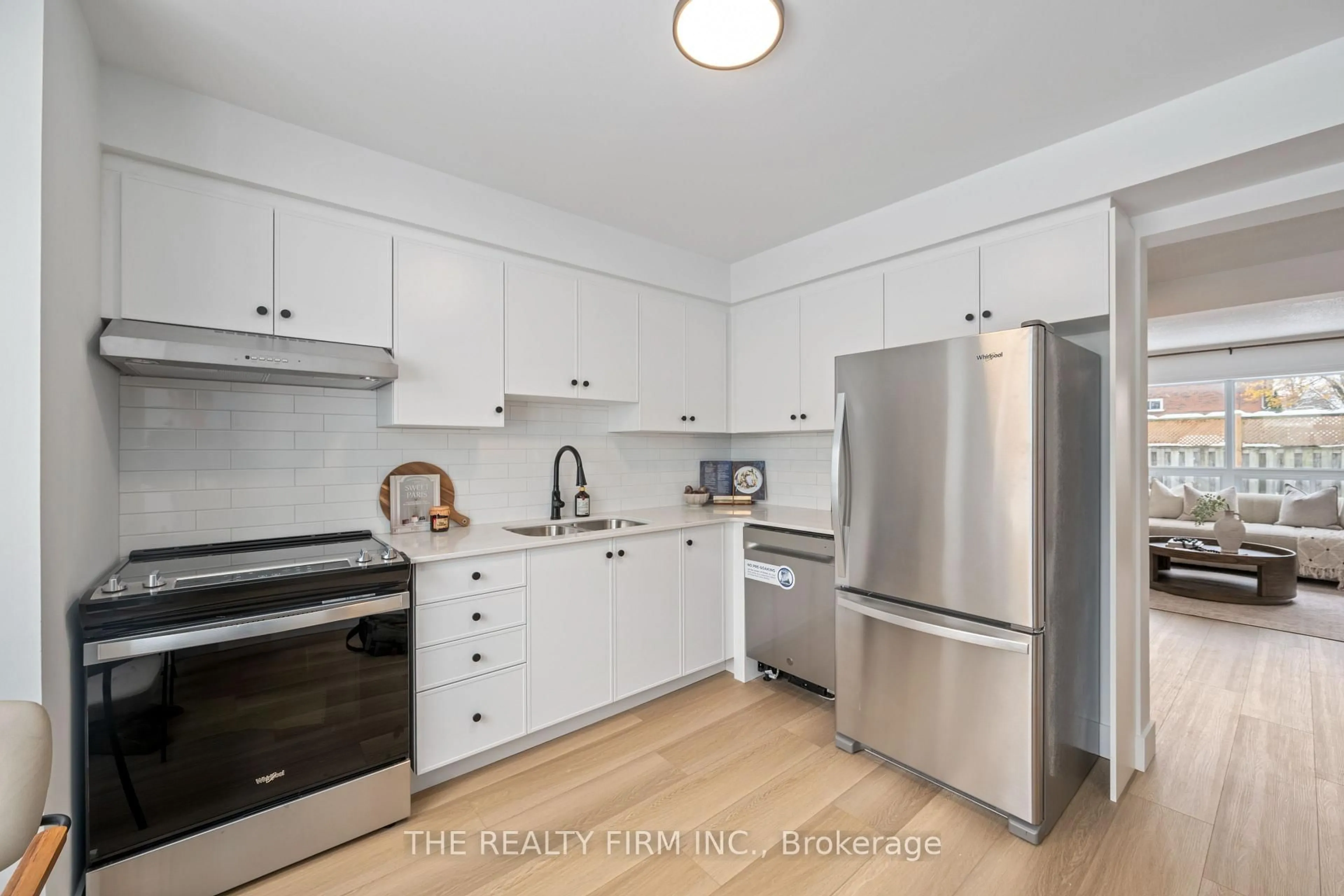 Standard kitchen, unknown for 409 Thompson Rd #11, London South Ontario N5Z 4Z1