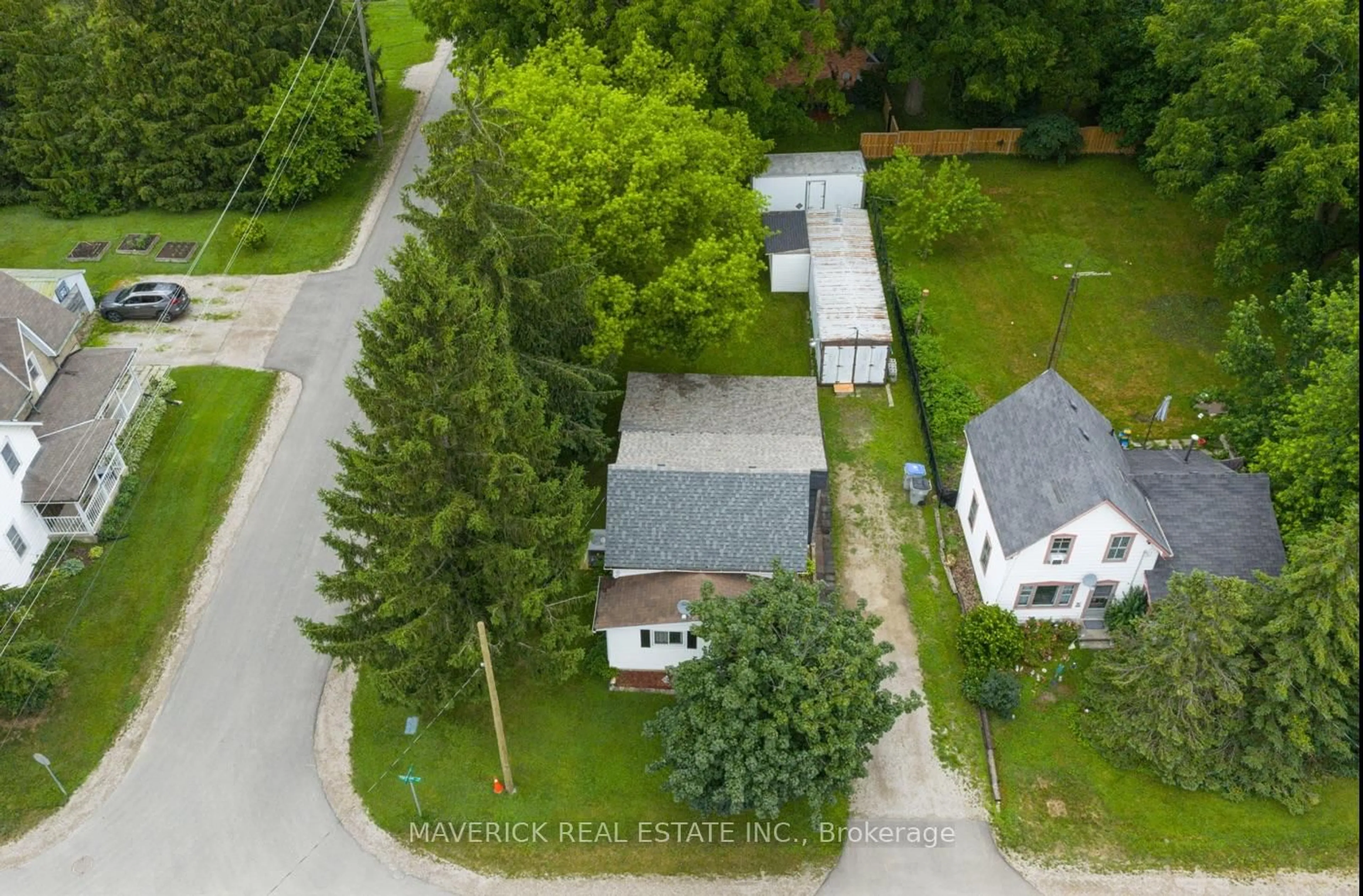 A pic from outside/outdoor area/front of a property/back of a property/a pic from drone, street for 7982 Railroad Line, Brooke-Alvinston Ontario N0N 1A0