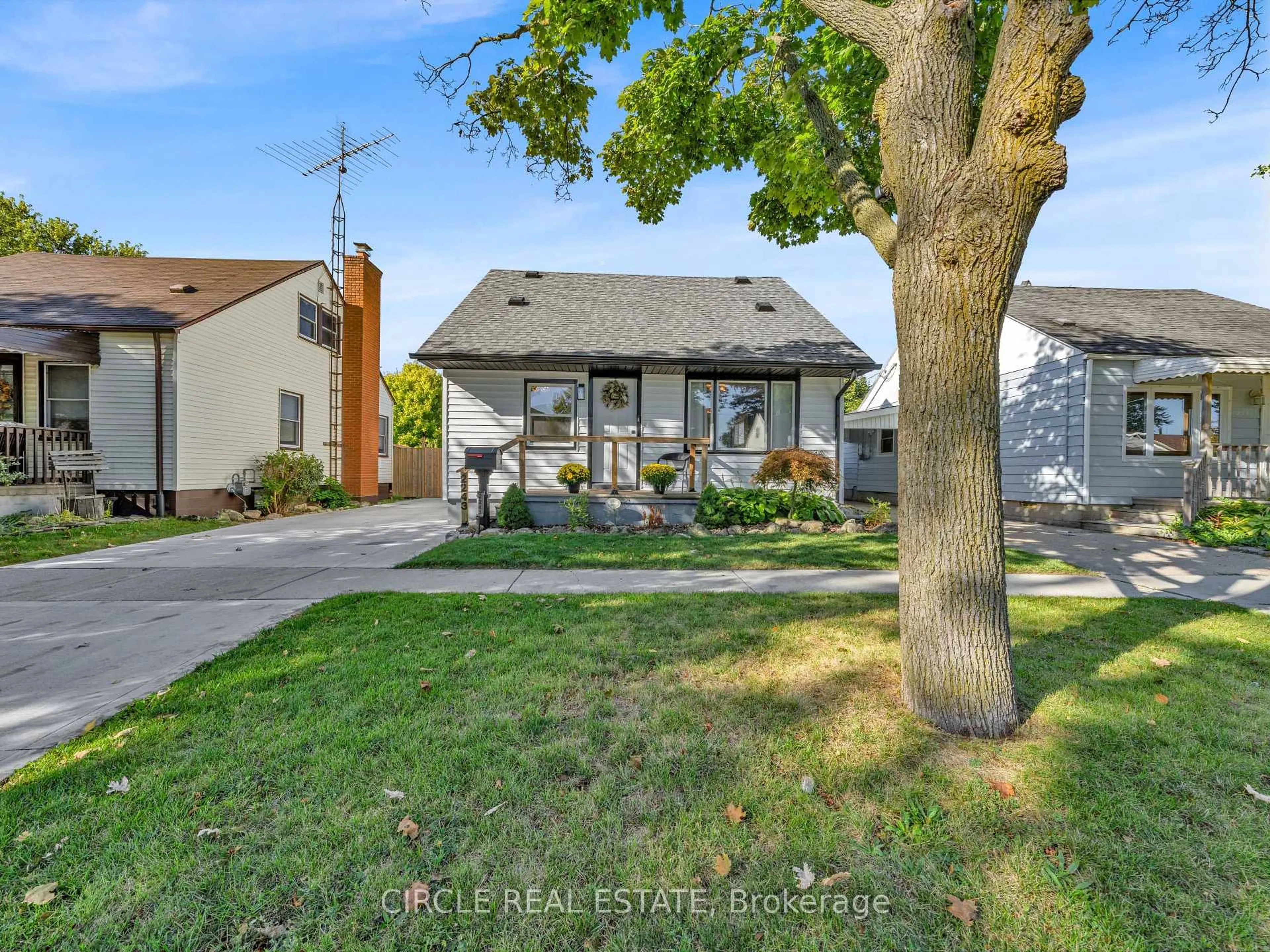 A pic from outside/outdoor area/front of a property/back of a property/a pic from drone, street for 2243 Elsmere Ave, Windsor Ontario N8W 2C7