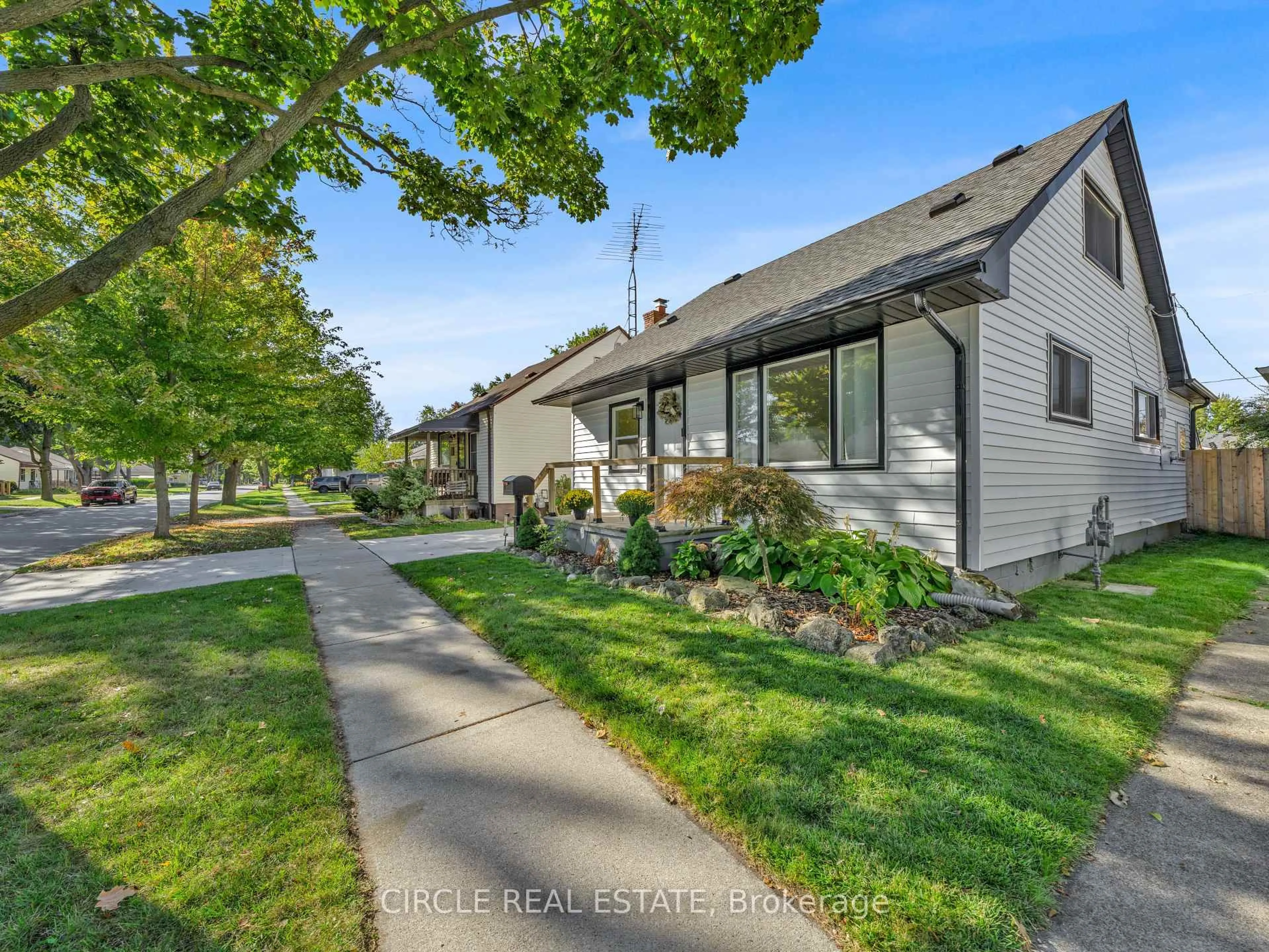A pic from outside/outdoor area/front of a property/back of a property/a pic from drone, street for 2243 Elsmere Ave, Windsor Ontario N8W 2C7