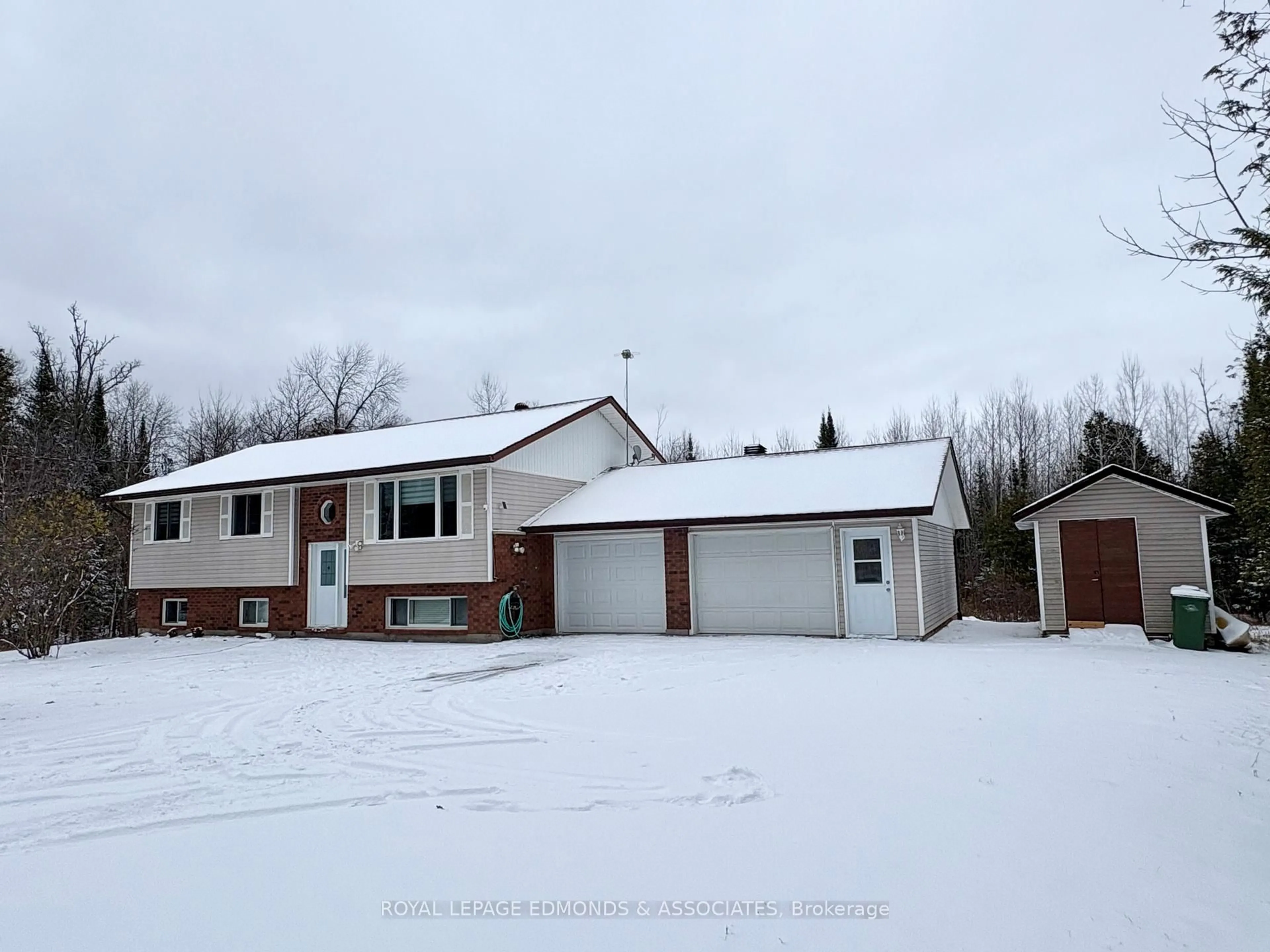 Unknown for 418 Forest Park Rd, Pembroke Ontario K8A 6W2