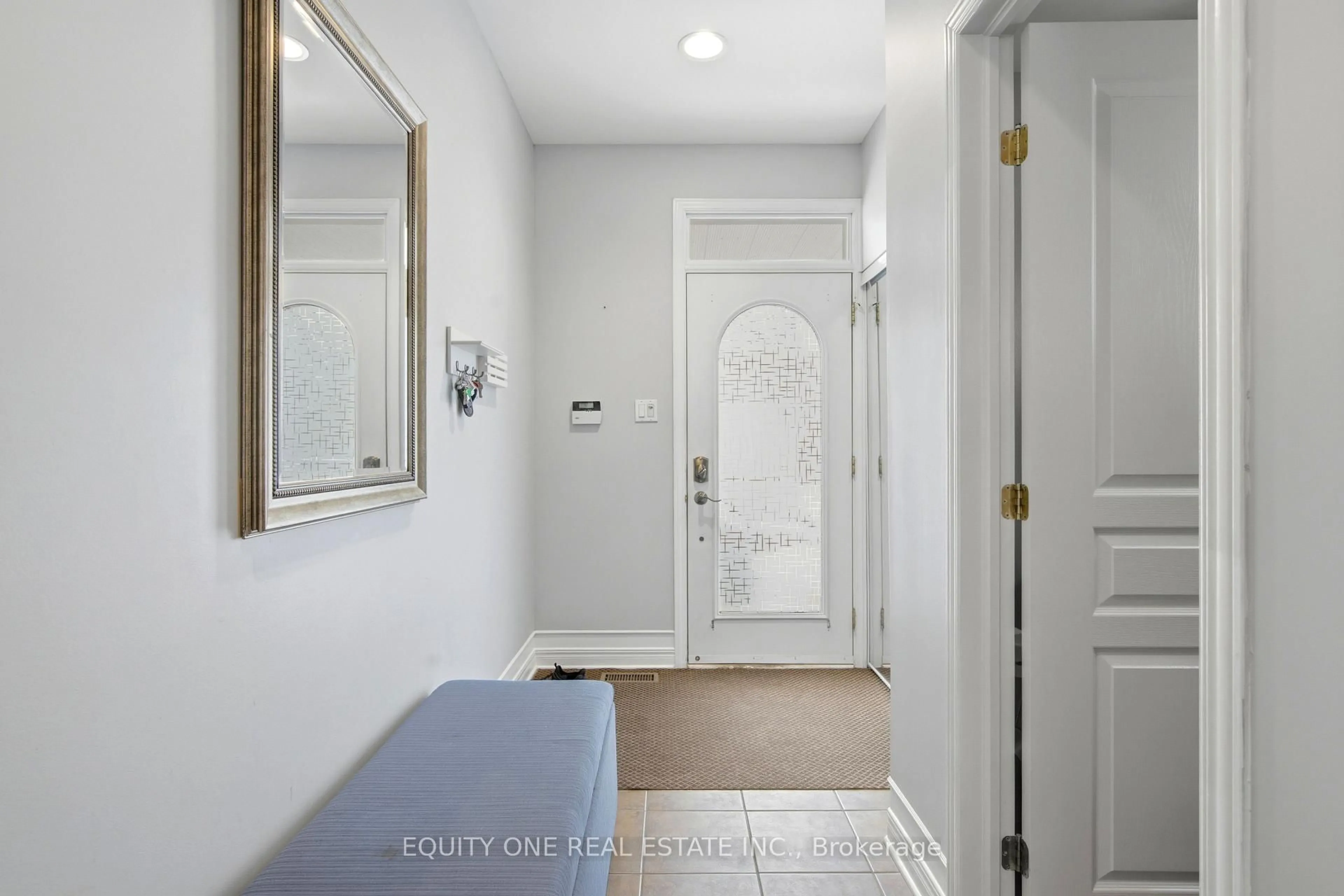 Indoor entryway for 64 Stedman St, Ottawa Ontario K1T 4G7