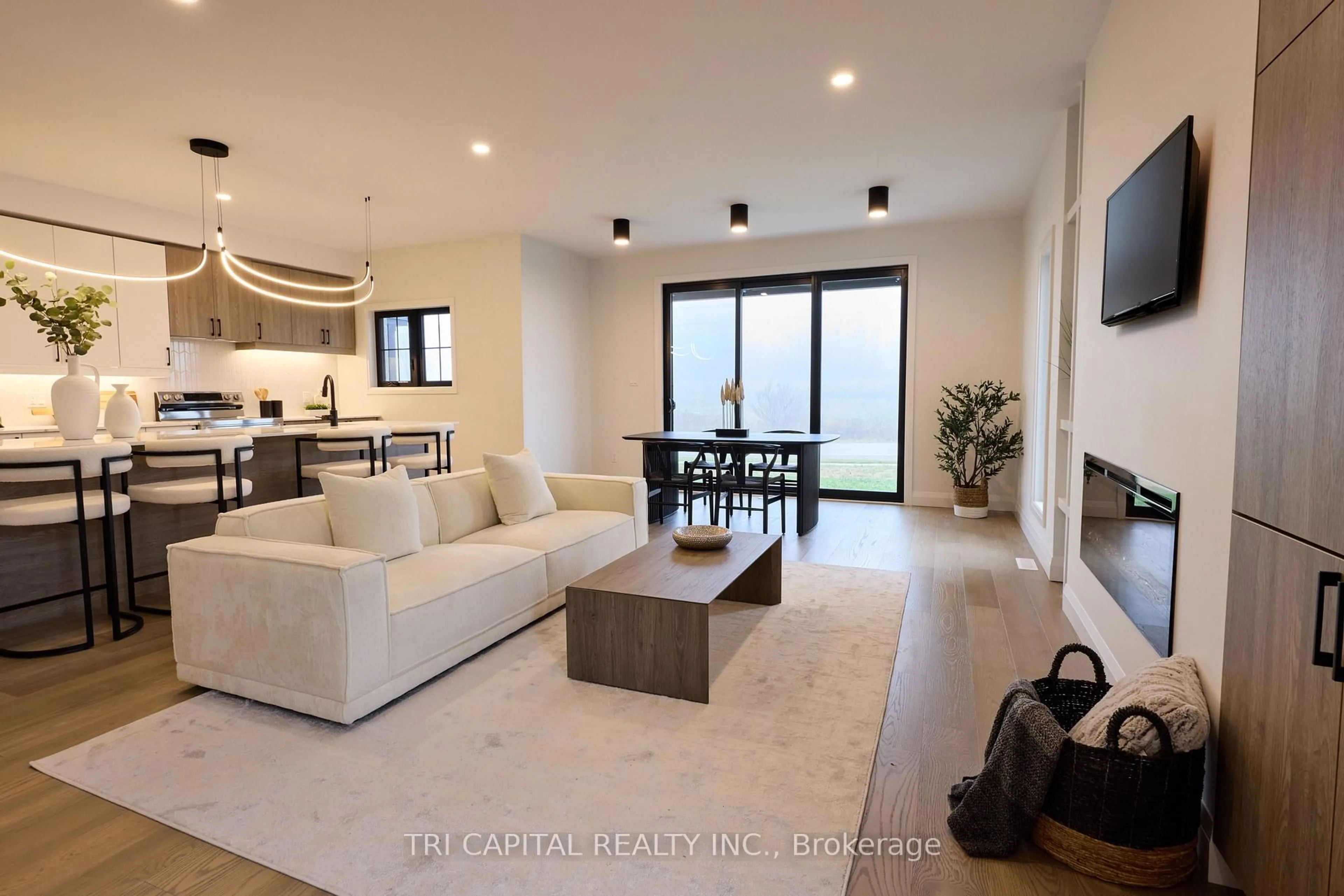 Living room with furniture, unknown for 3425 GRAND OAK Crossing #31, London South Ontario N6P 0G6