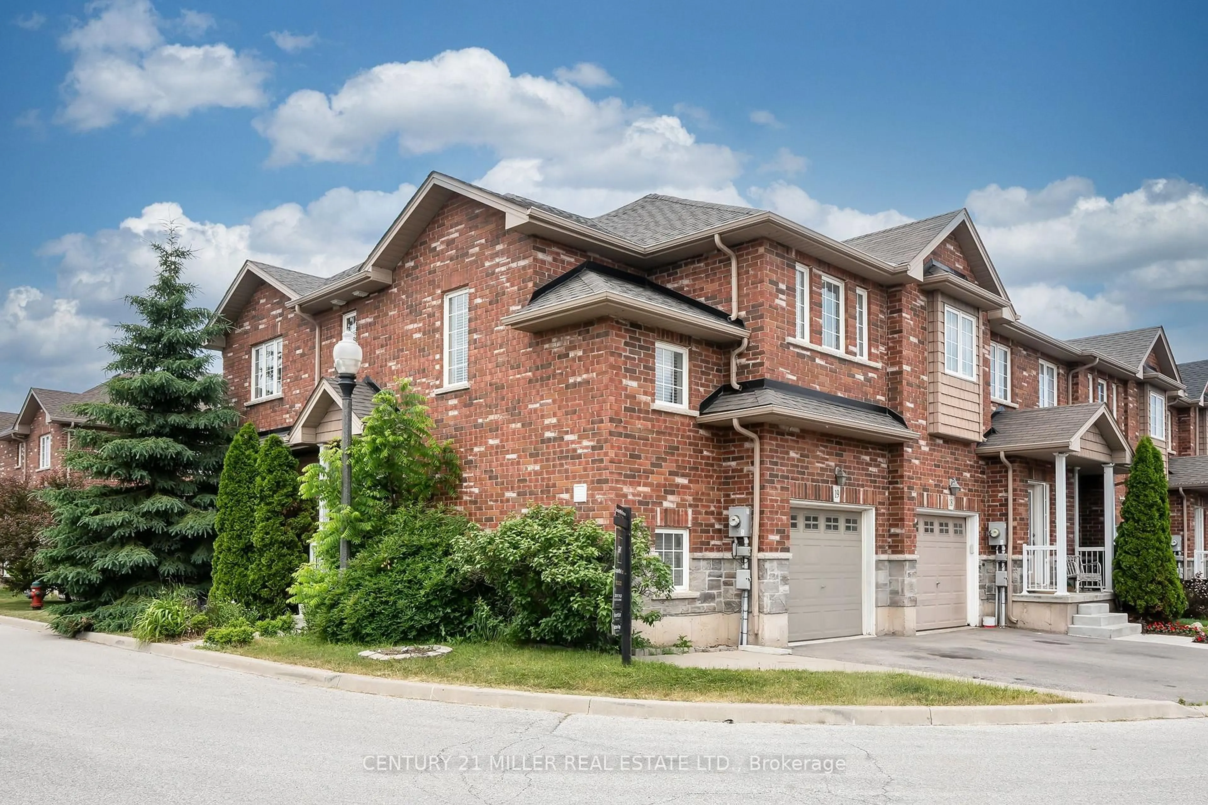 Home with brick exterior material, street for 45 Seabreeze Cres #19, Hamilton Ontario L8E 5C8