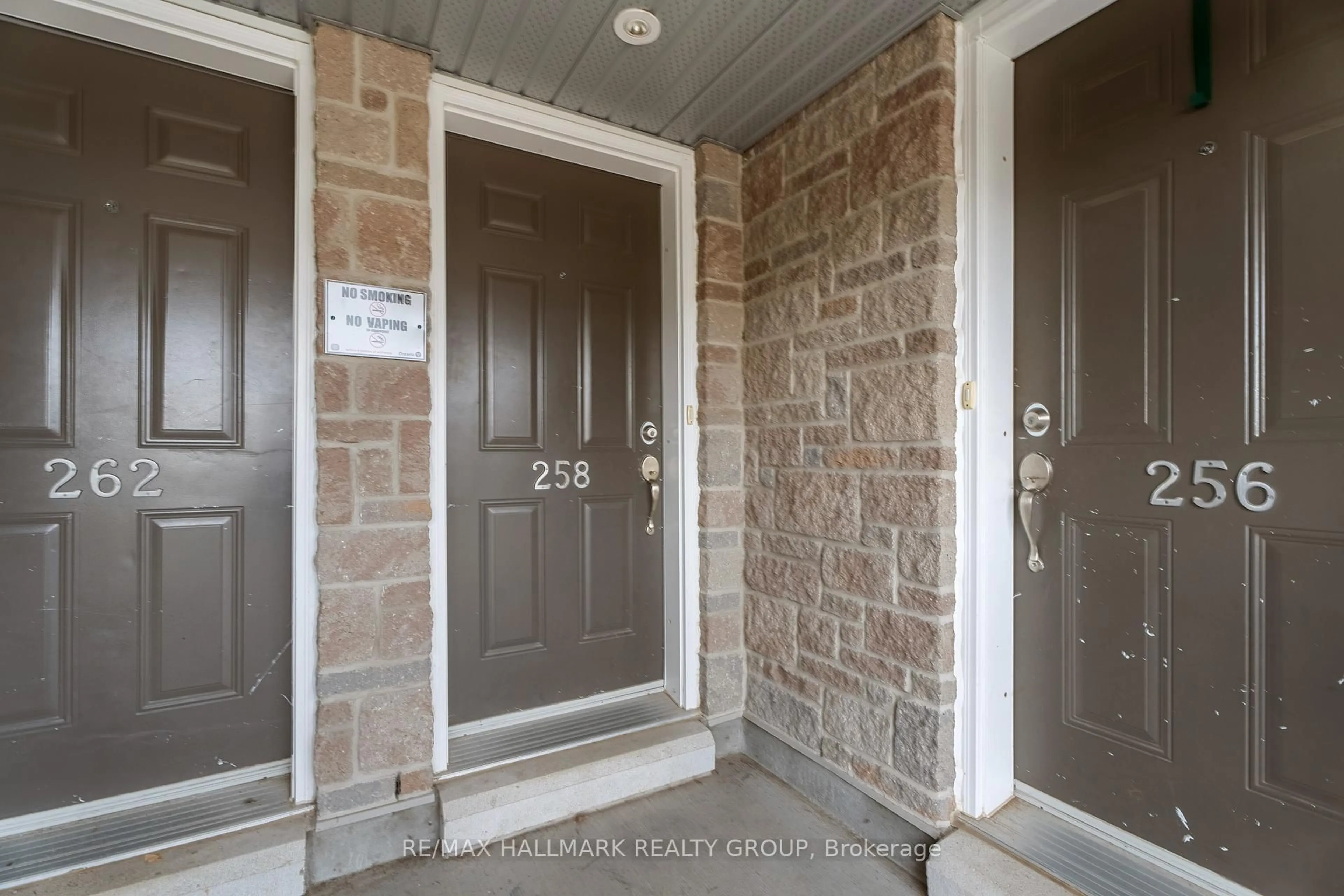 Indoor entryway for 258 Fir Lane, North Grenville Ontario K0G 1J0