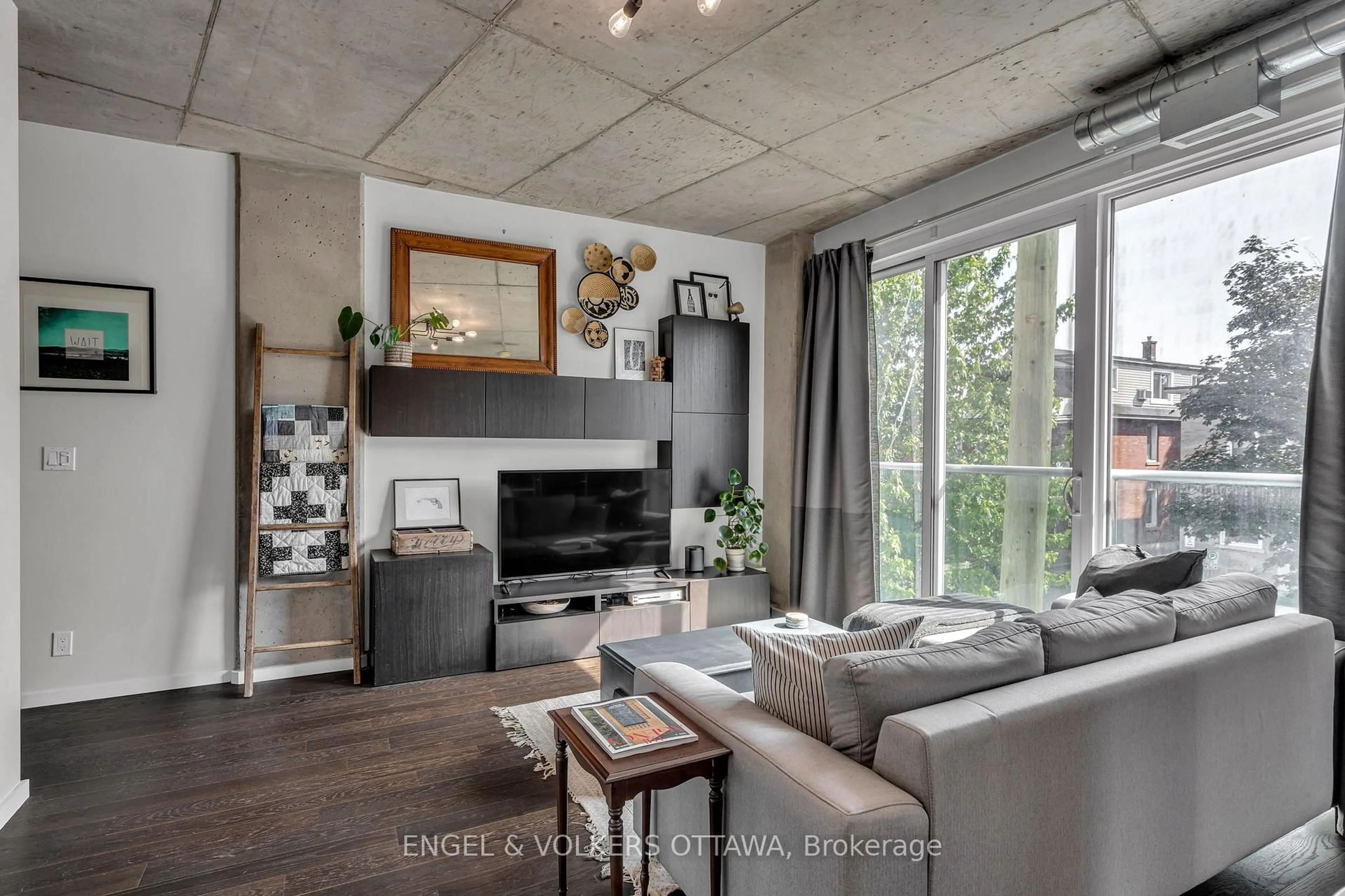 Living room with furniture, unknown for 1000 WELLINGTON St #210, Ottawa Ontario K1Y 2X9