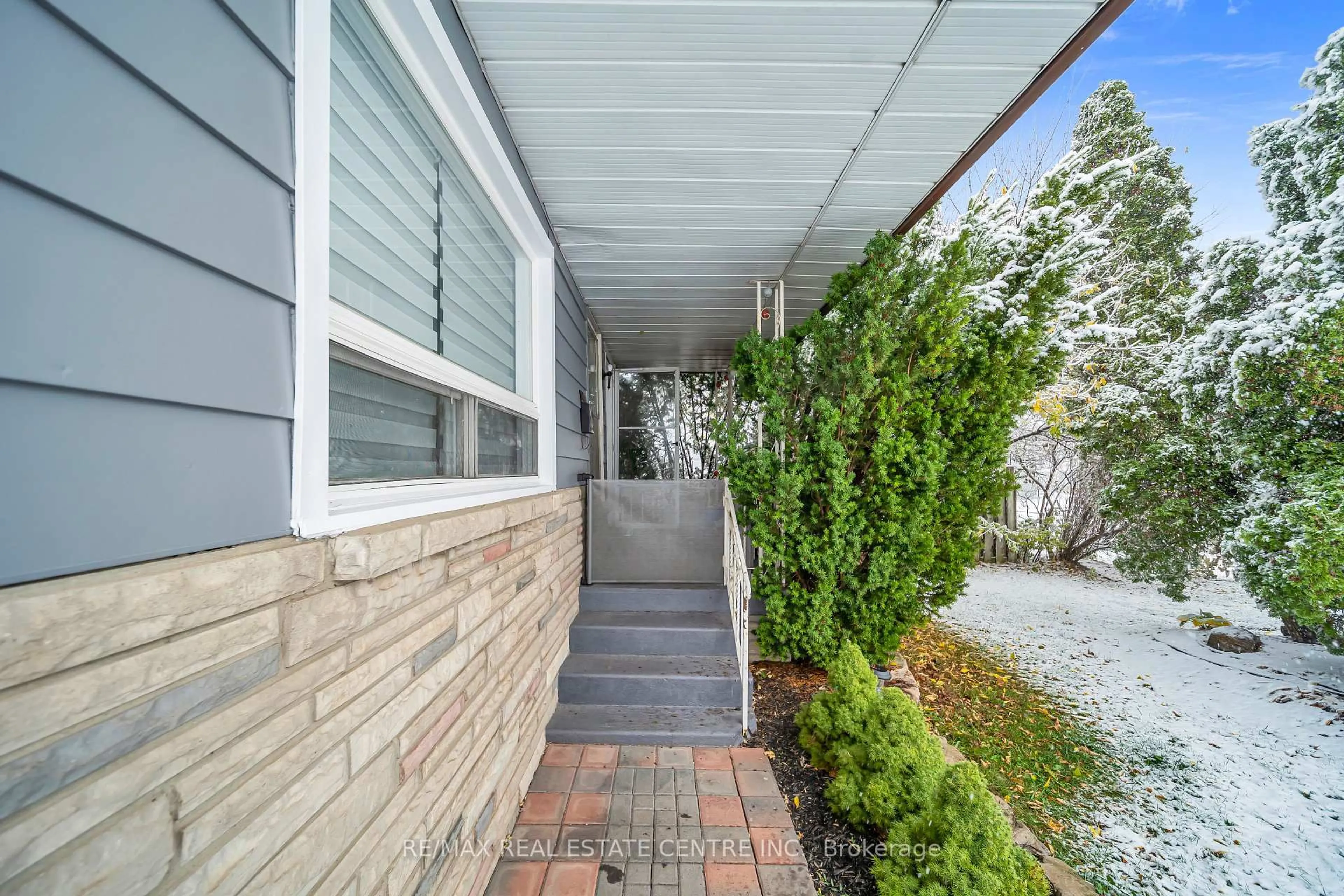 Patio, street for 191 Margaret Ave, Hamilton Ontario L8E 2H6