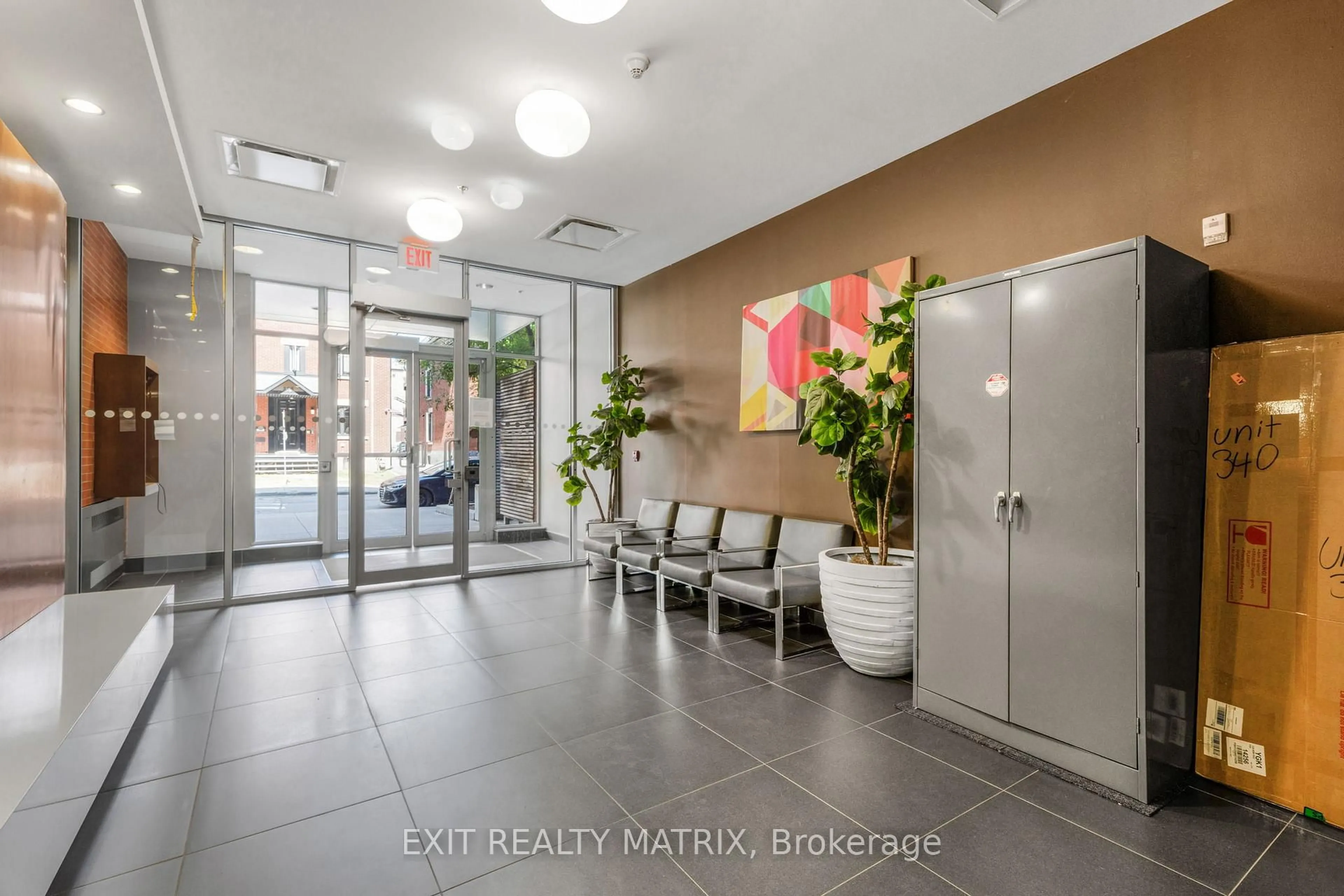 Indoor entryway for 340 Mcleod St #749, Ottawa Ontario K2P 1A4