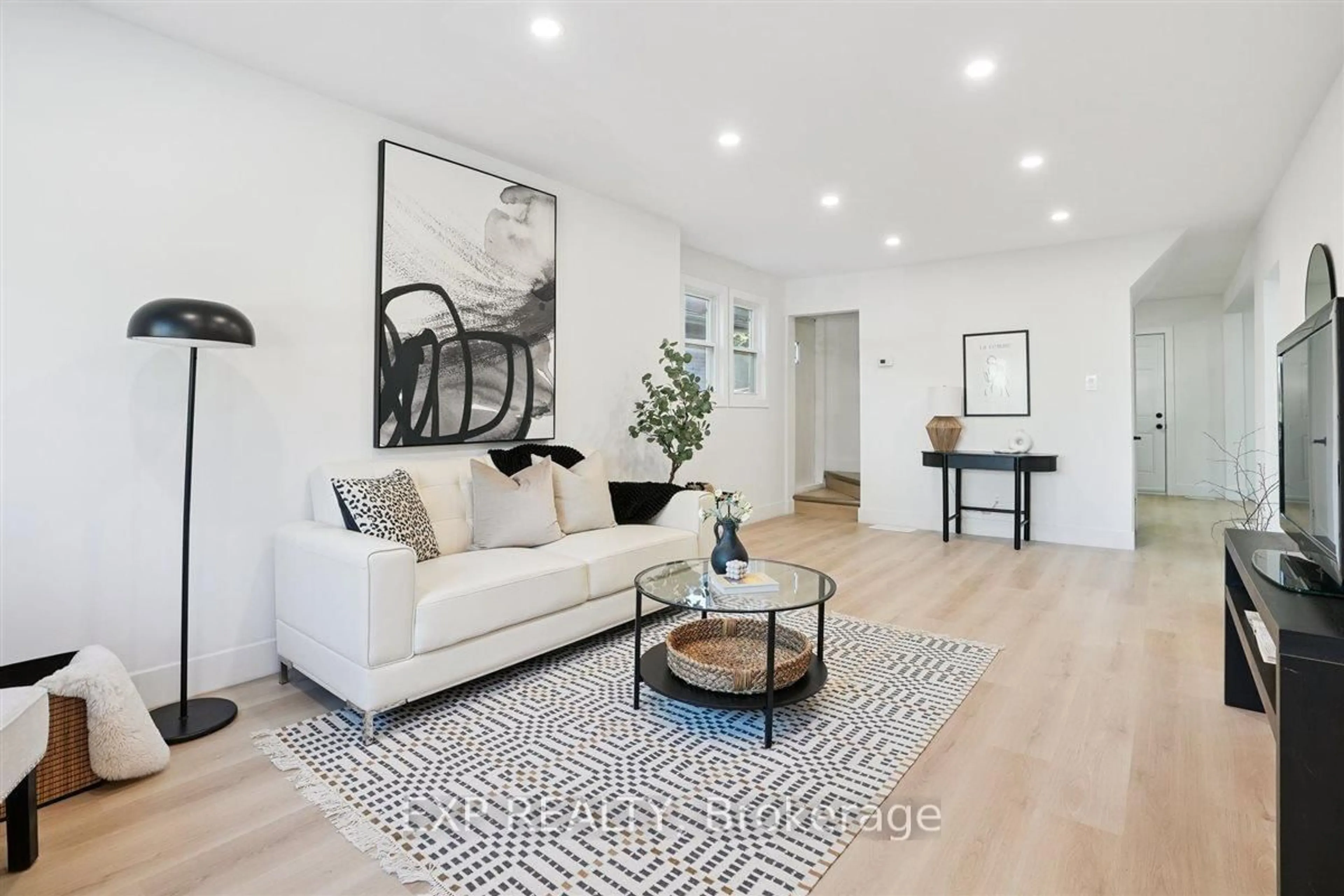 Living room with furniture, unknown for 41 Cameron Ave, Hamilton Ontario L8K 2X1