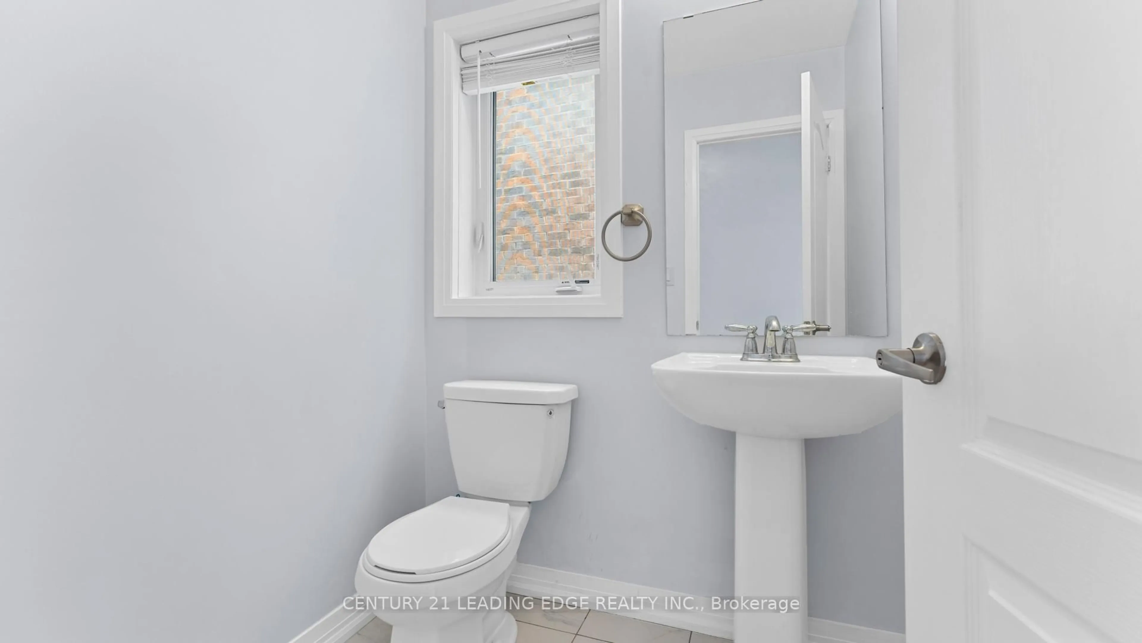 Standard bathroom, ceramic/tile floor for 35 Rainey Dr, East Luther Grand Valley Ontario L9W 7R5