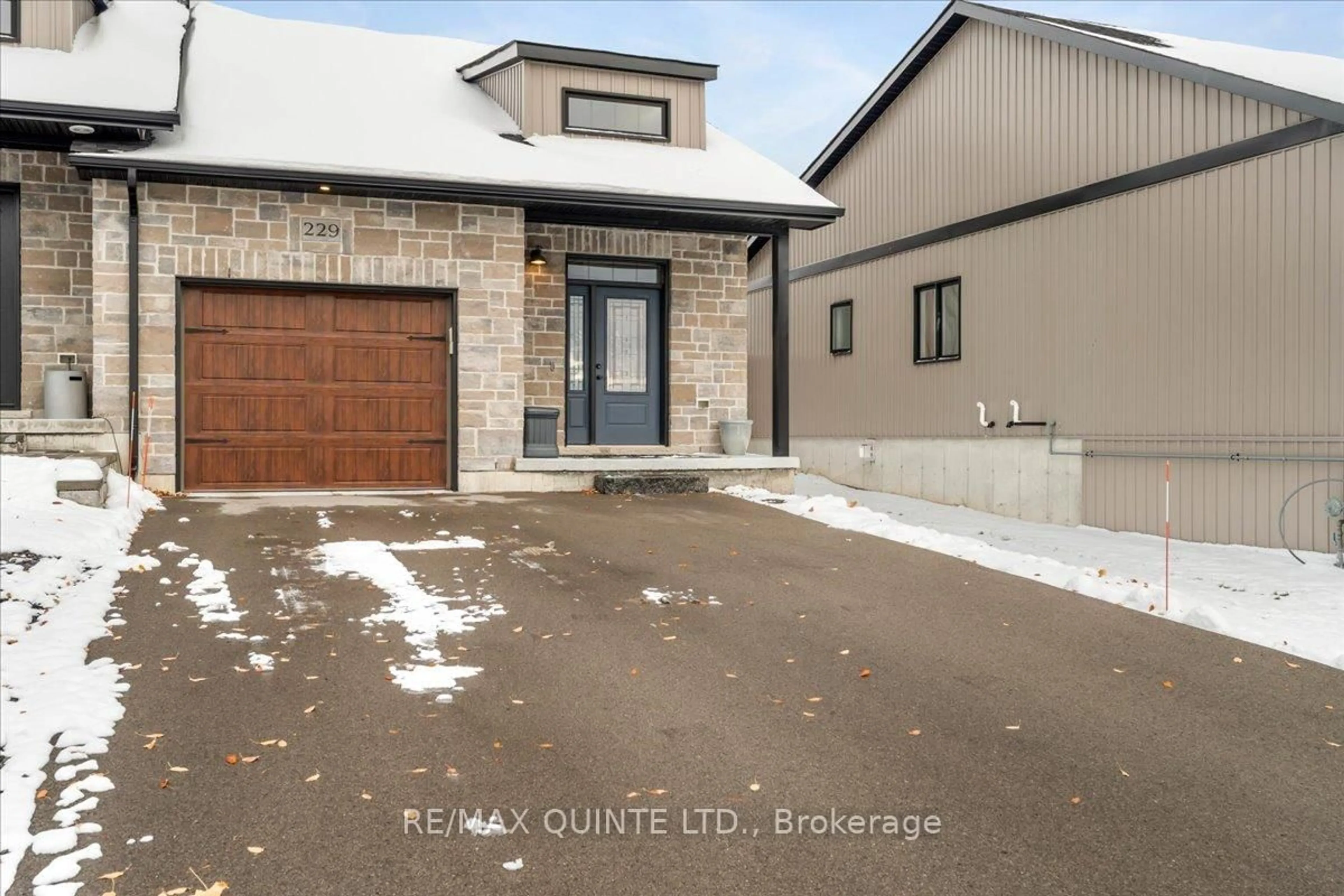 Unknown for 229 Baker St, Stirling Ontario K0K 3E0