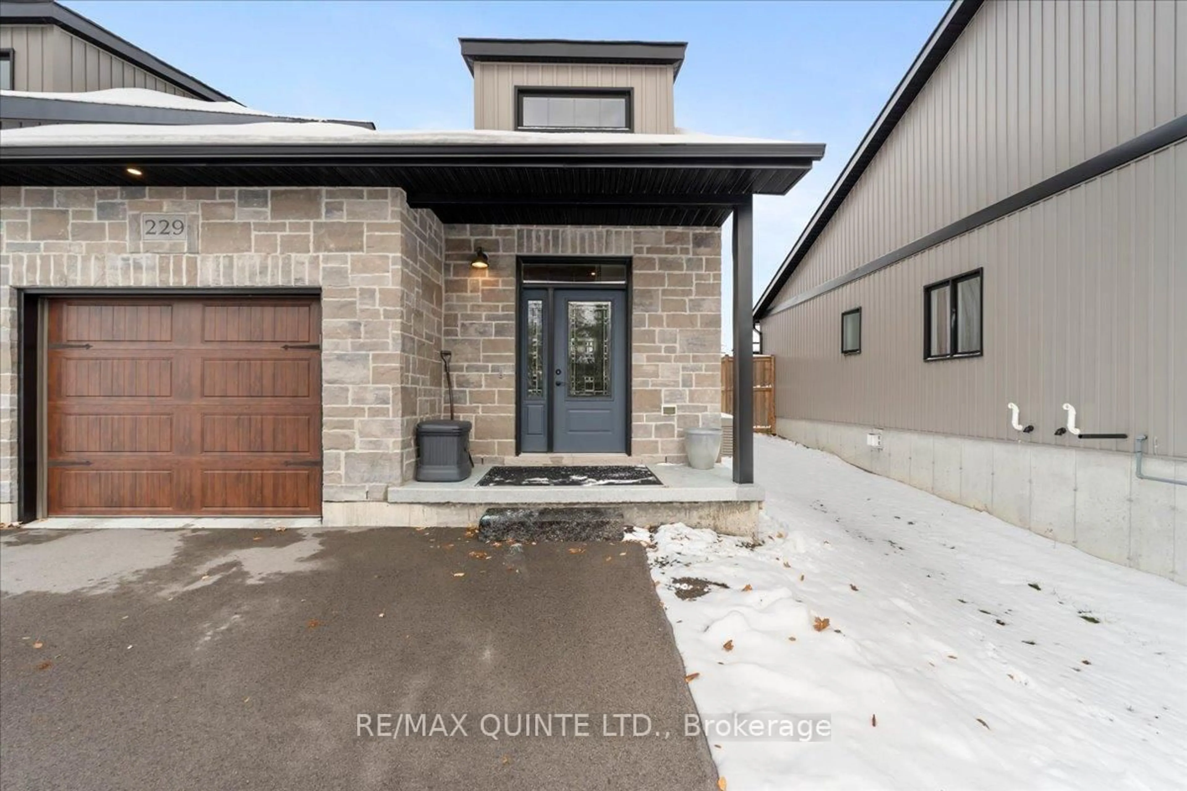 Unknown for 229 Baker St, Stirling Ontario K0K 3E0