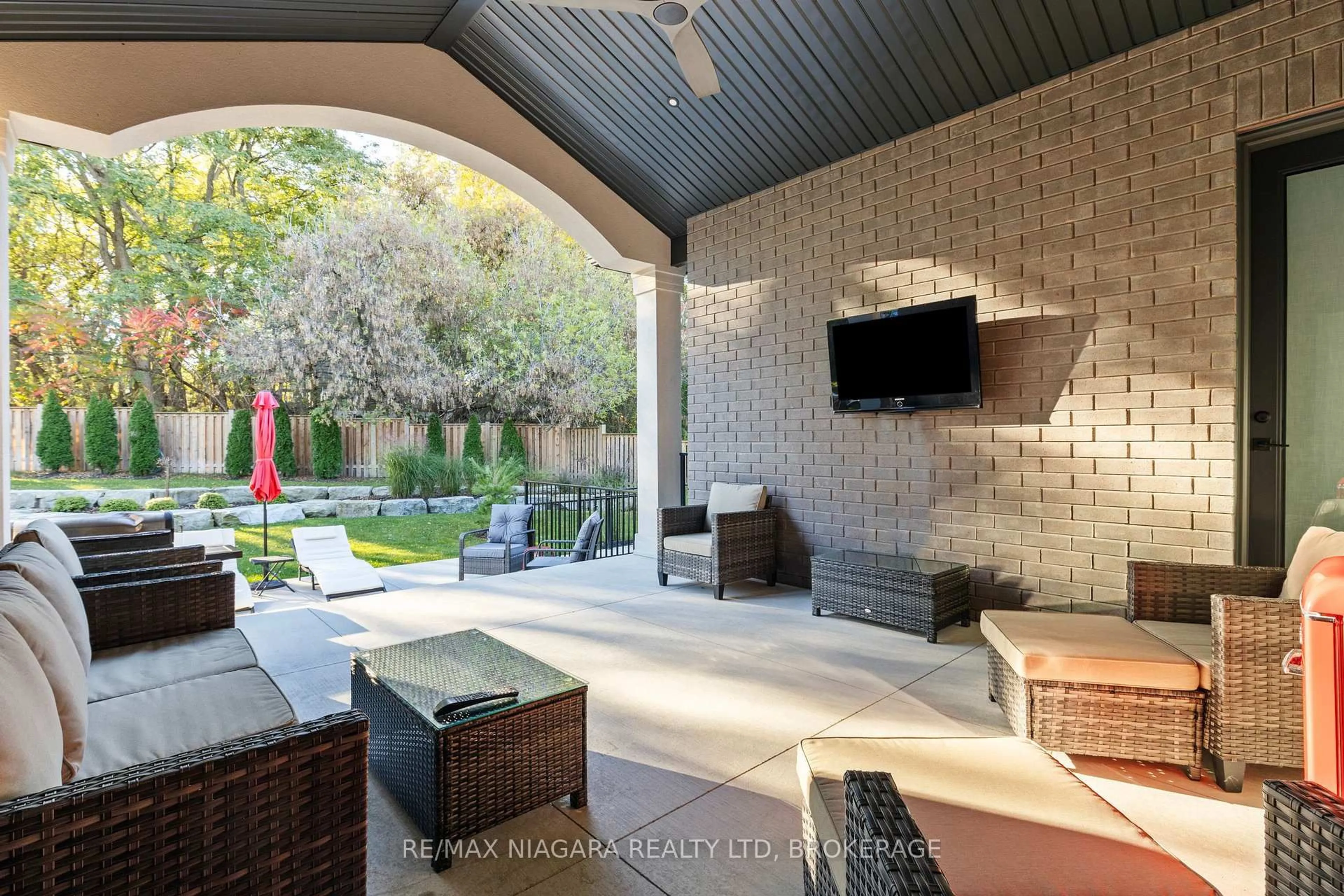 Patio, street for 3 Fedorkow Lane, Niagara-on-the-Lake Ontario L0S 1P0