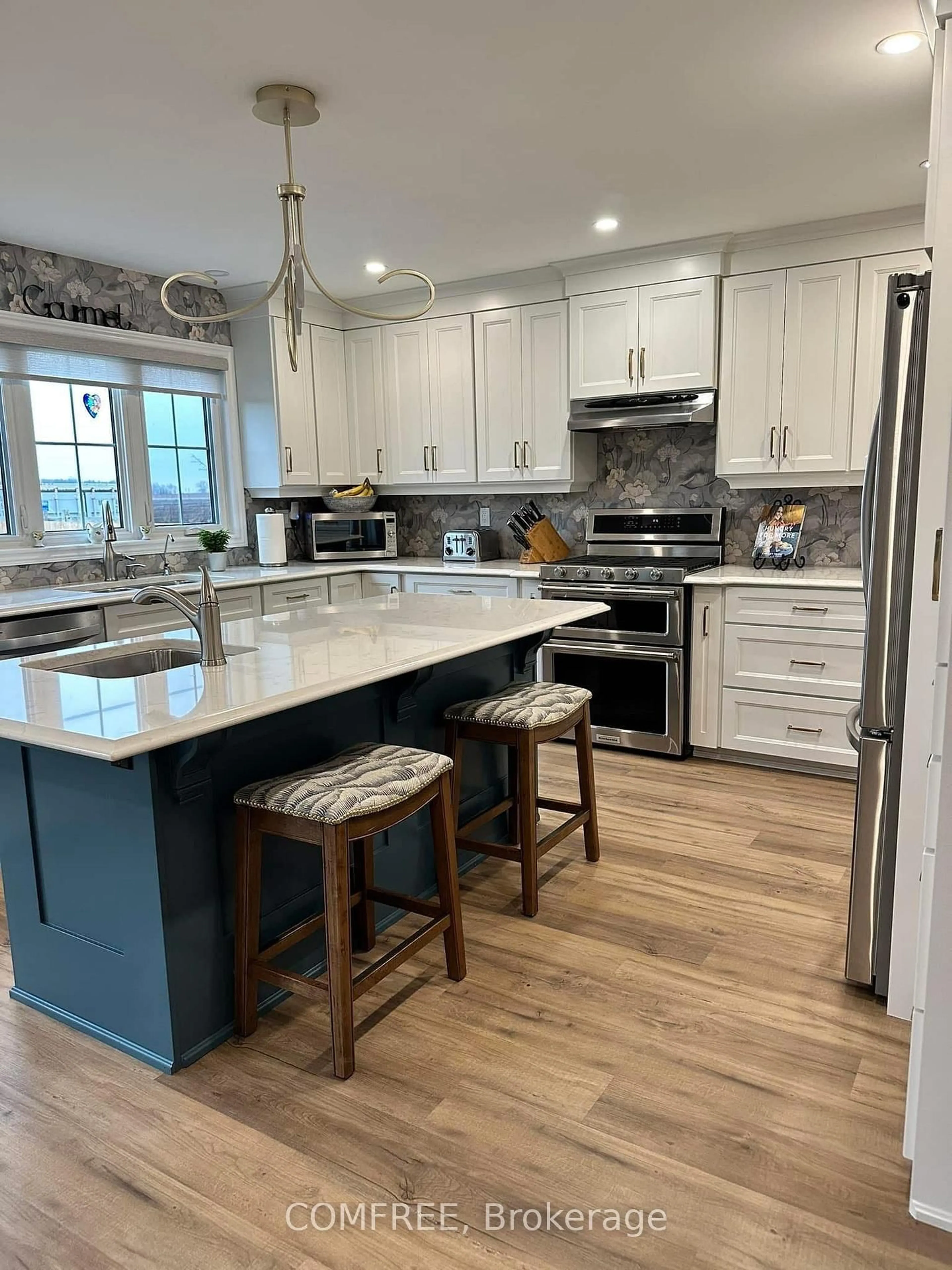 Open concept kitchen, ceramic/tile floor for 1372 Concession 6 Rd, Niagara-on-the-Lake Ontario L0S 1J0