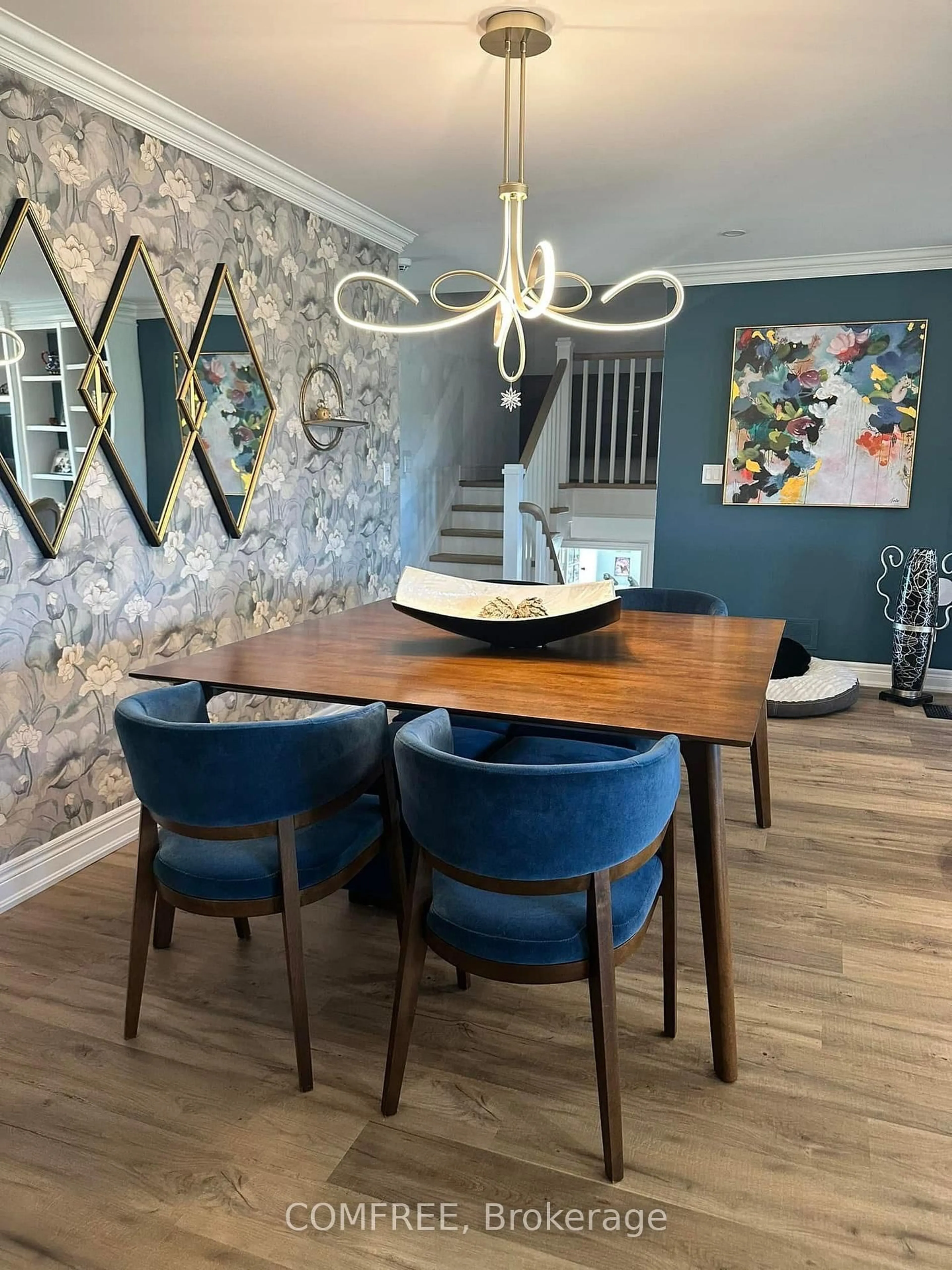 Dining room, wood/laminate floor for 1372 Concession 6 Rd, Niagara-on-the-Lake Ontario L0S 1J0