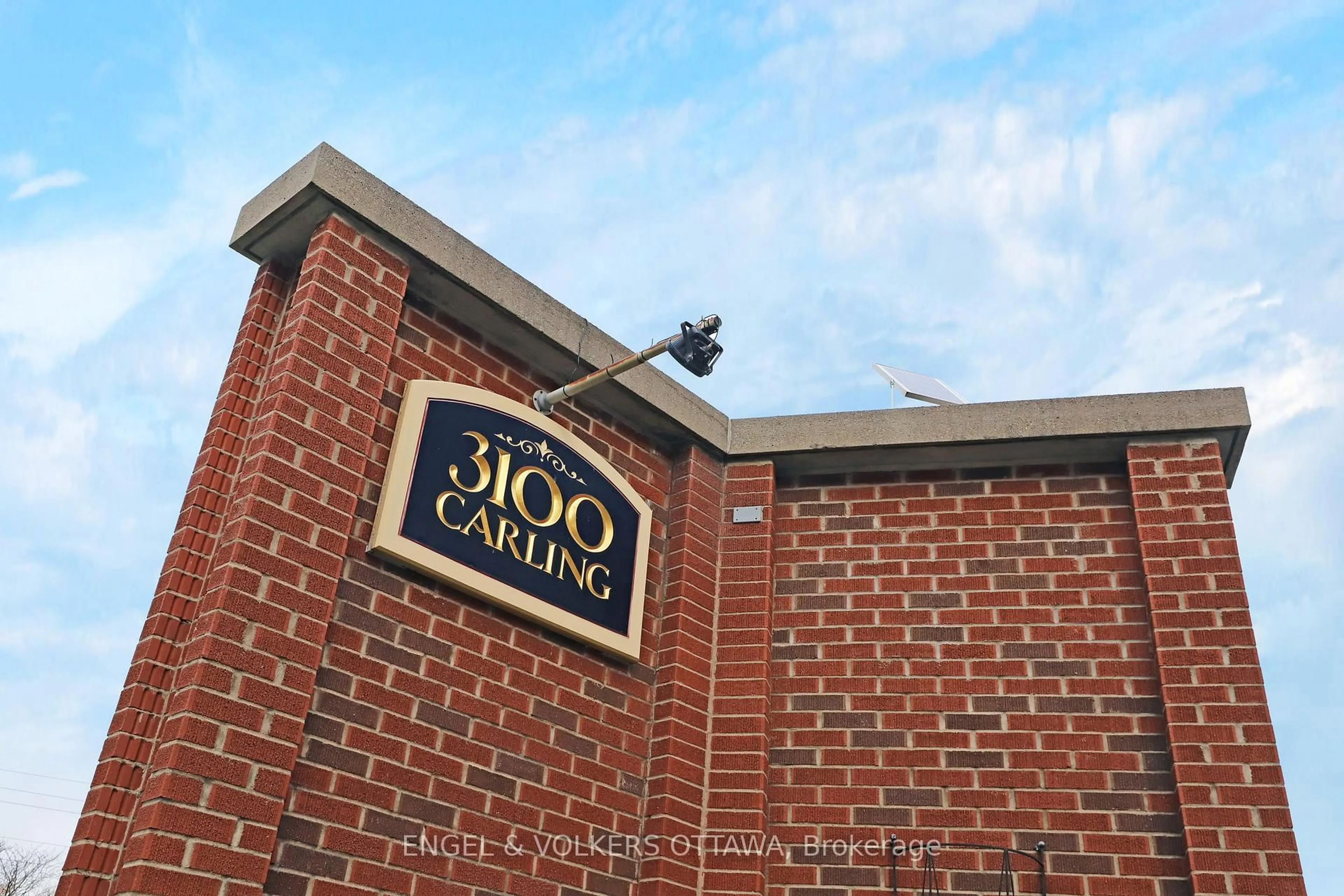 Patio, building for 3100 Carling Ave #814, Ottawa Ontario K2B 6J6