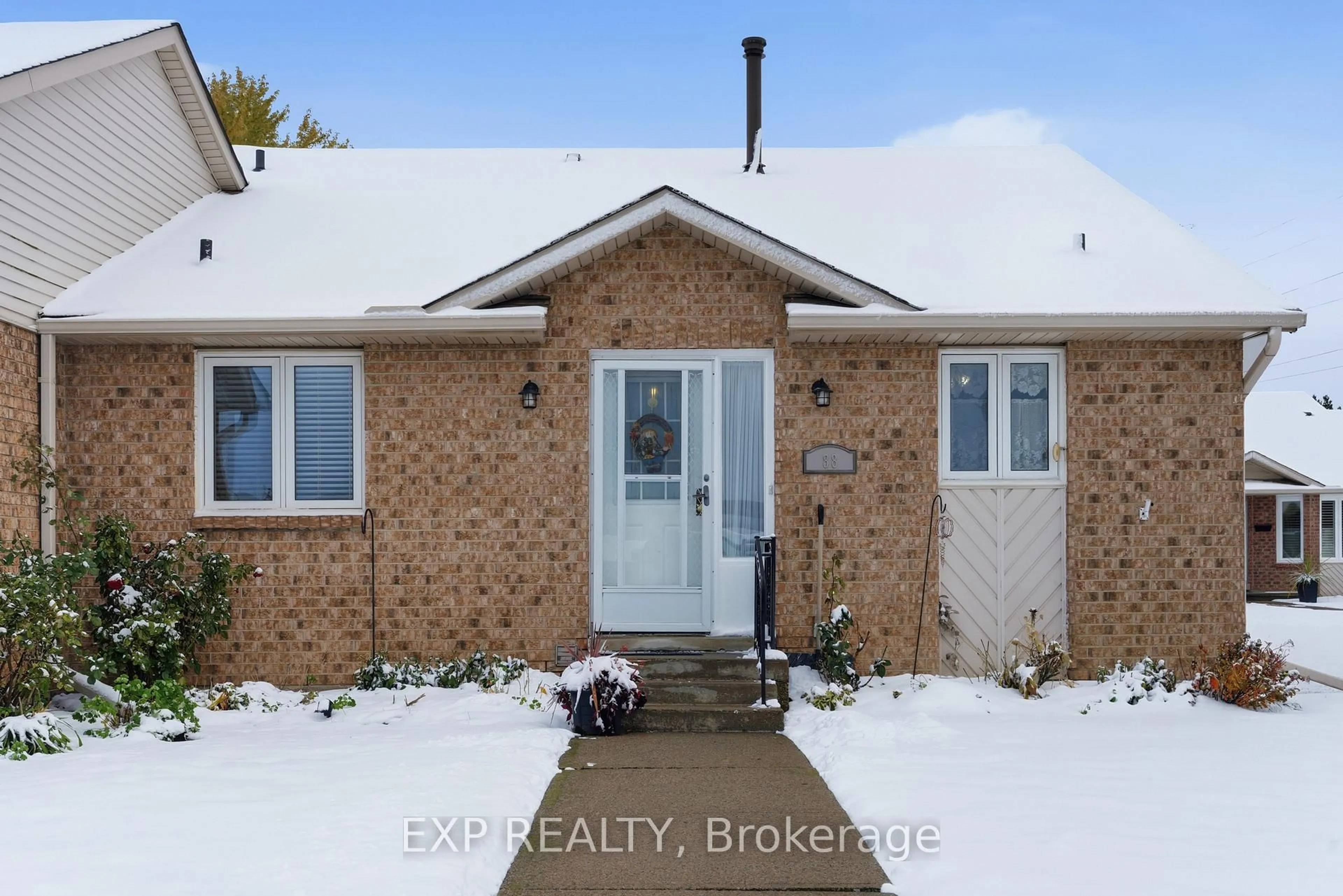 Home with brick exterior material, street for 122 Bunting Rd #88, St. Catharines Ontario L2P 3X7