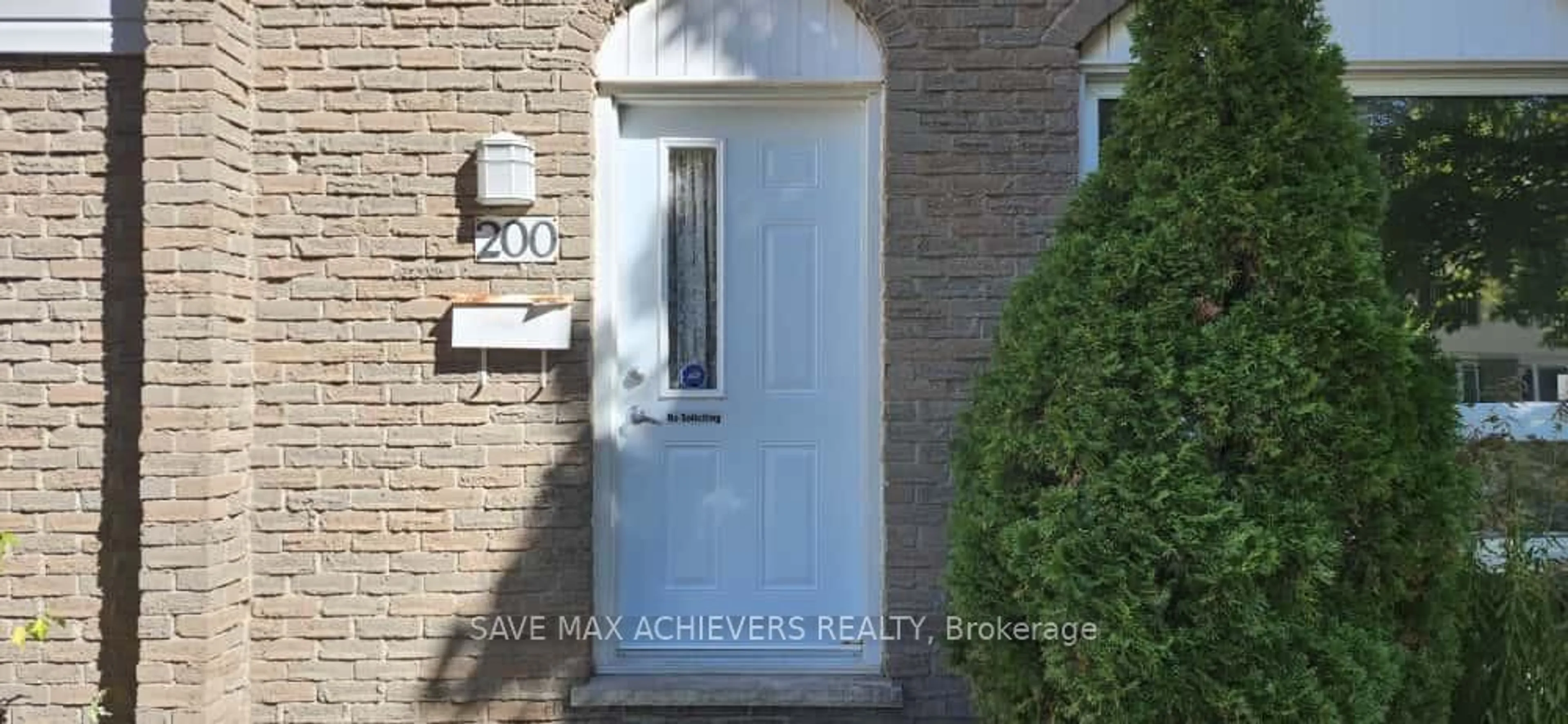 Indoor entryway for 1775 Culver Dr #Unit #200, London East Ontario N5V 3H6