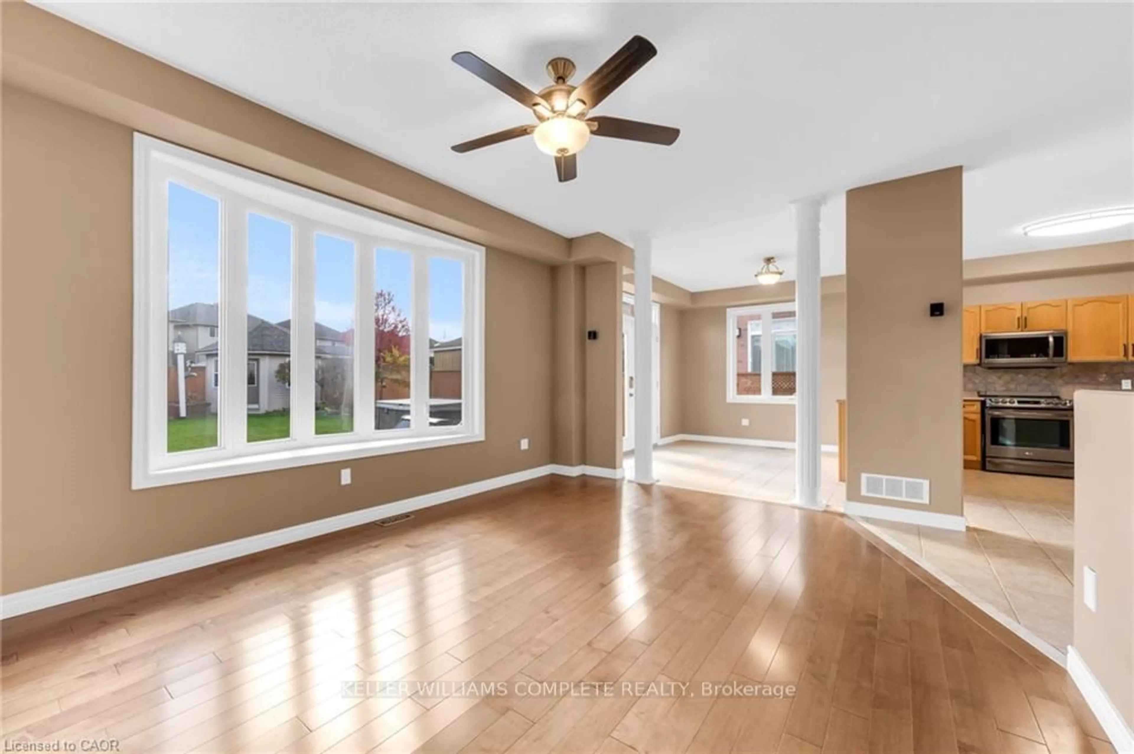 Living room with furniture, unknown for 114 ARMOUR Cres, Hamilton Ontario L9K 1R9