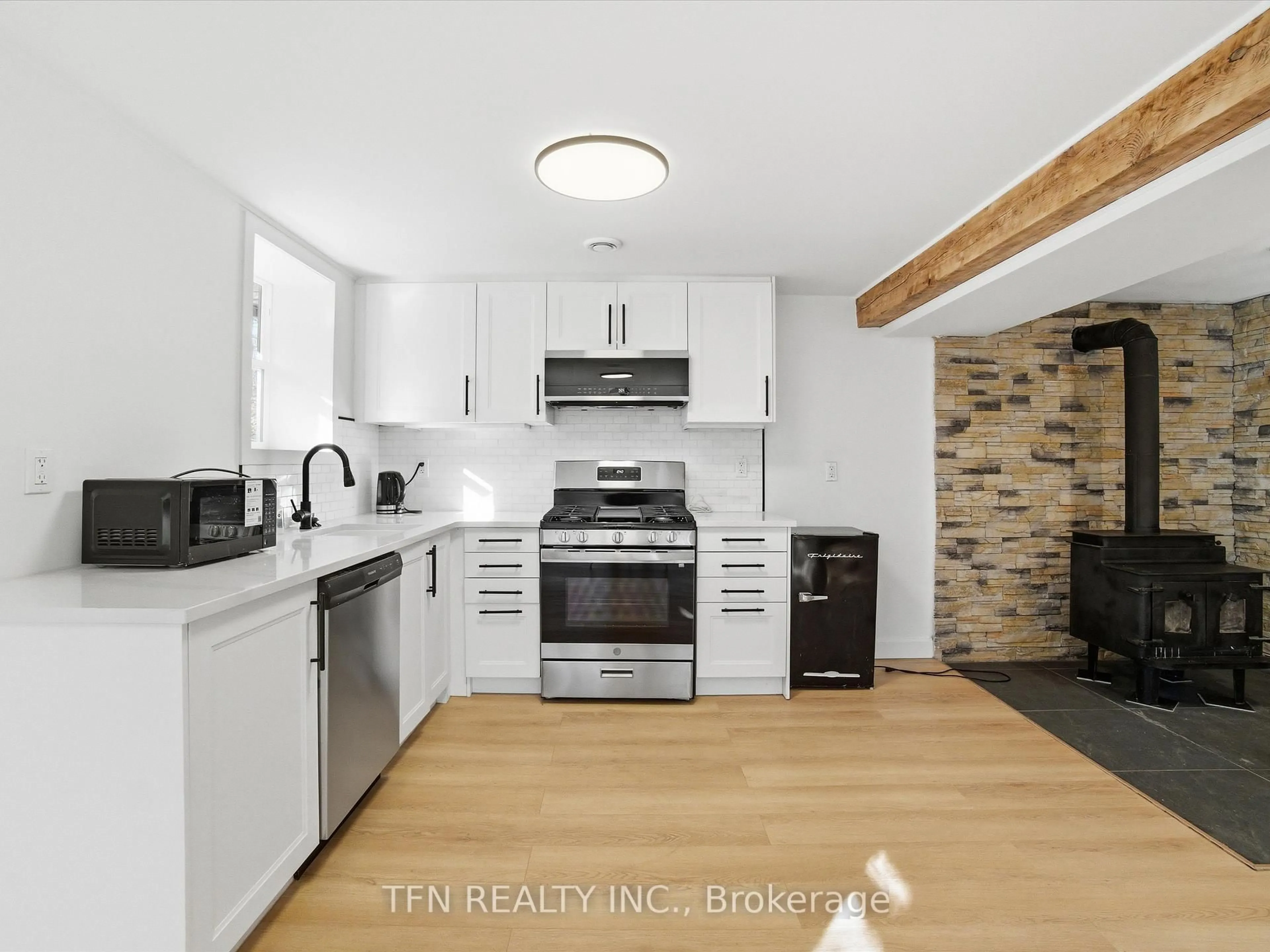Open concept kitchen, unknown for 657 Relative Rd, Armour Ontario P0A 1C0