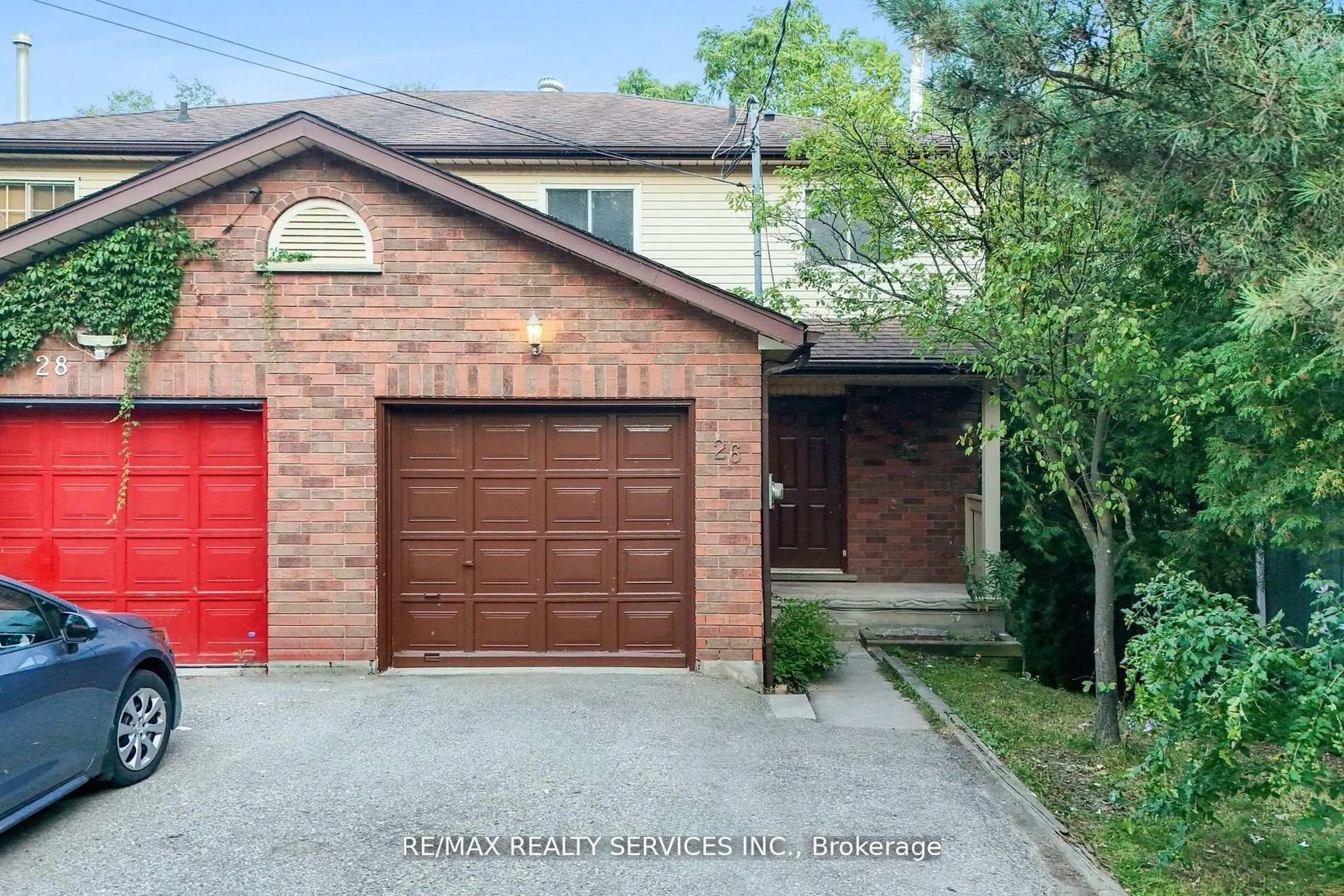 Home with brick exterior material, street for 26 Woolwich St, Kitchener Ontario N2K 1R9