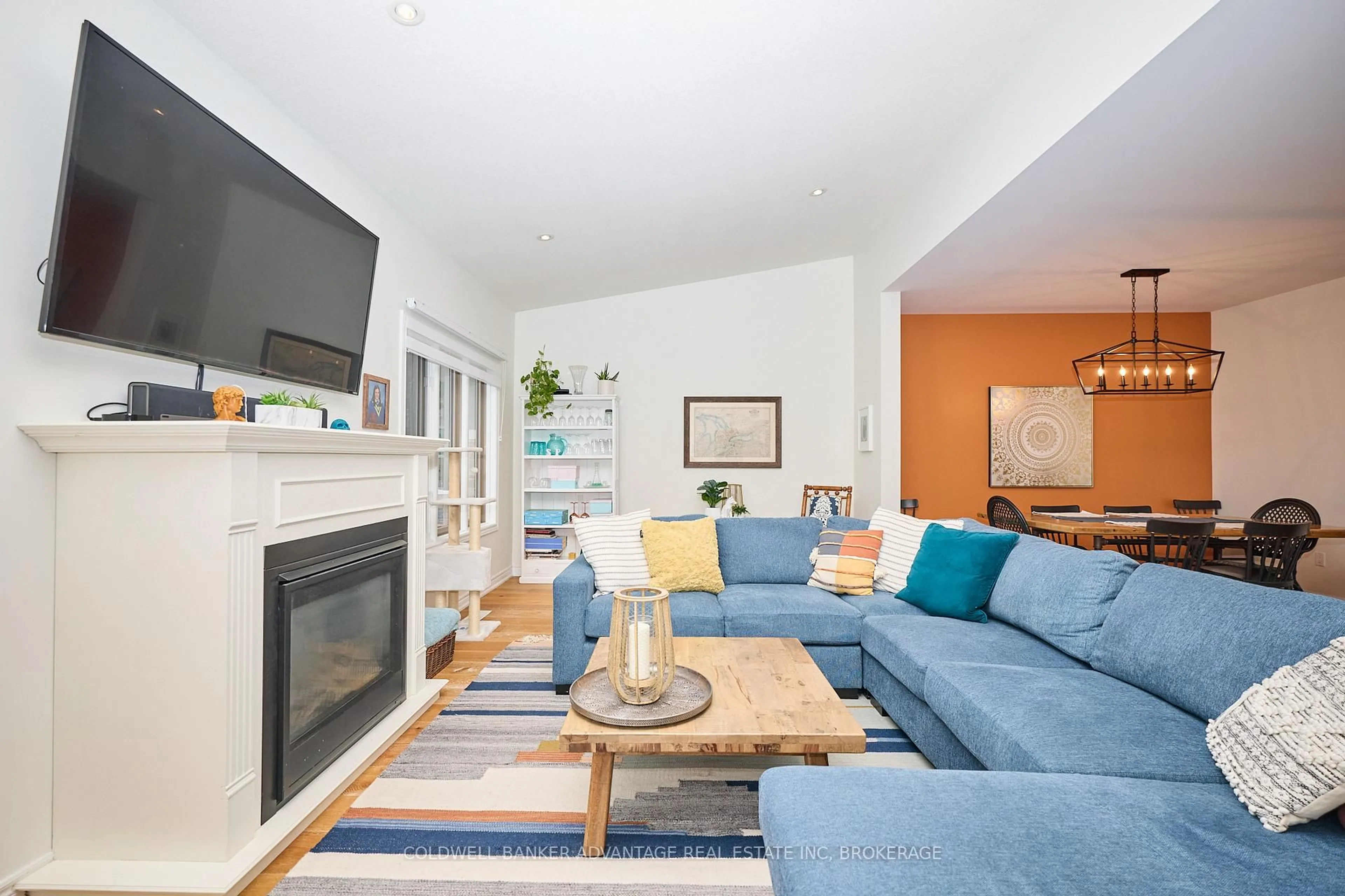 Living room with furniture, unknown for 1398 Pelham St #21, Pelham Ontario L3E 0T4