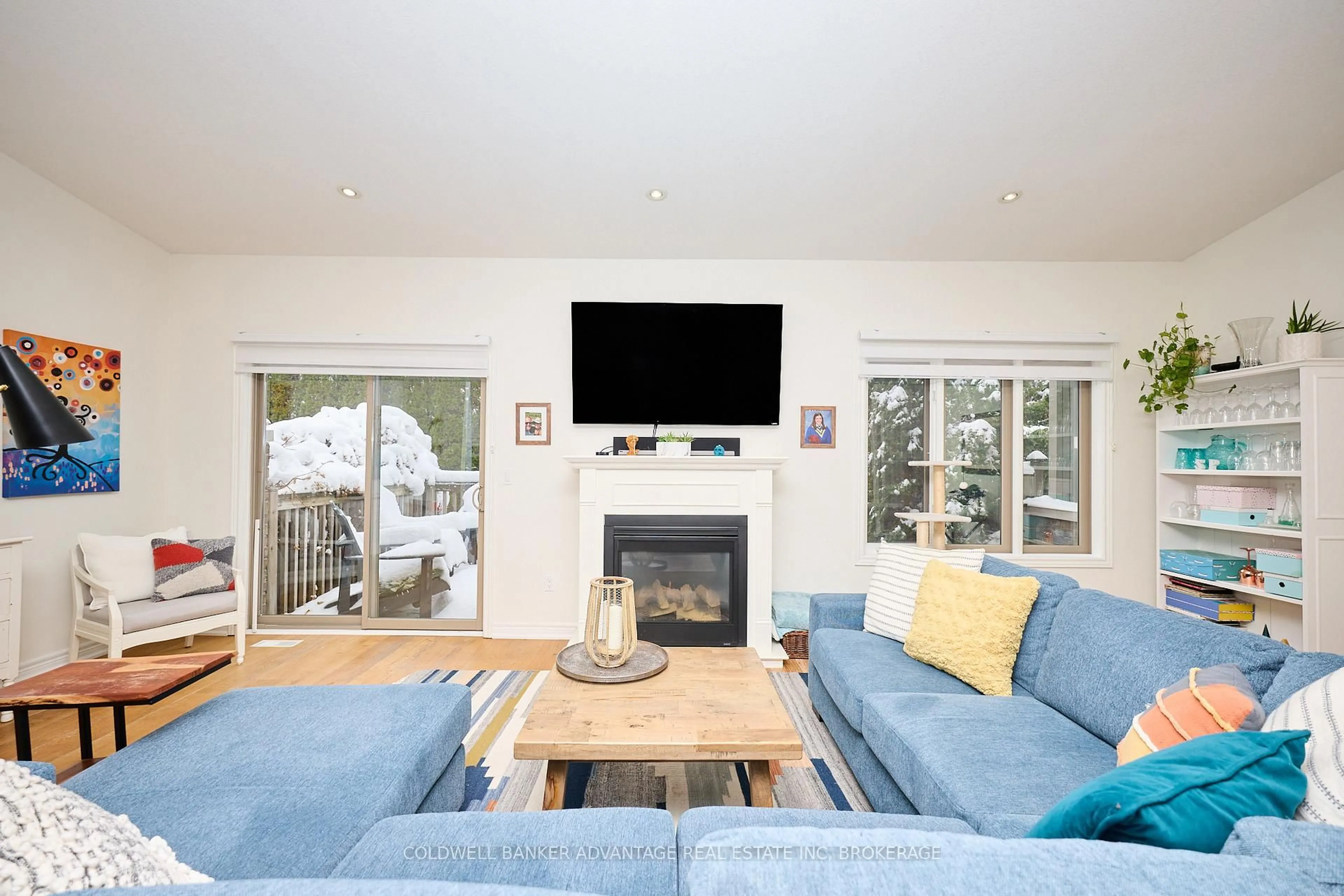 Living room with furniture, unknown for 1398 Pelham St #21, Pelham Ontario L3E 0T4