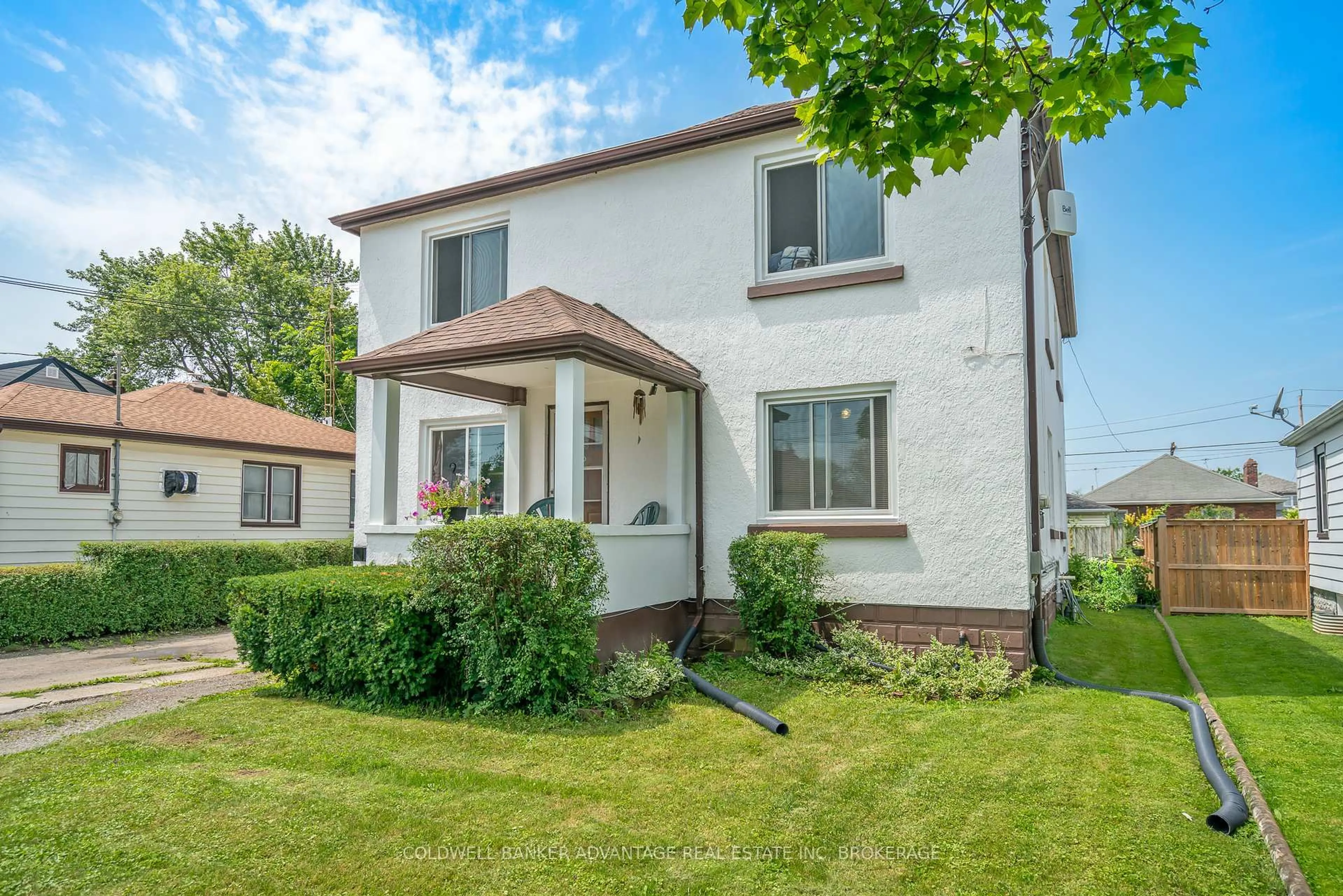 Home with vinyl exterior material, street for 51 Lyons Ave, Welland Ontario L3B 1L8