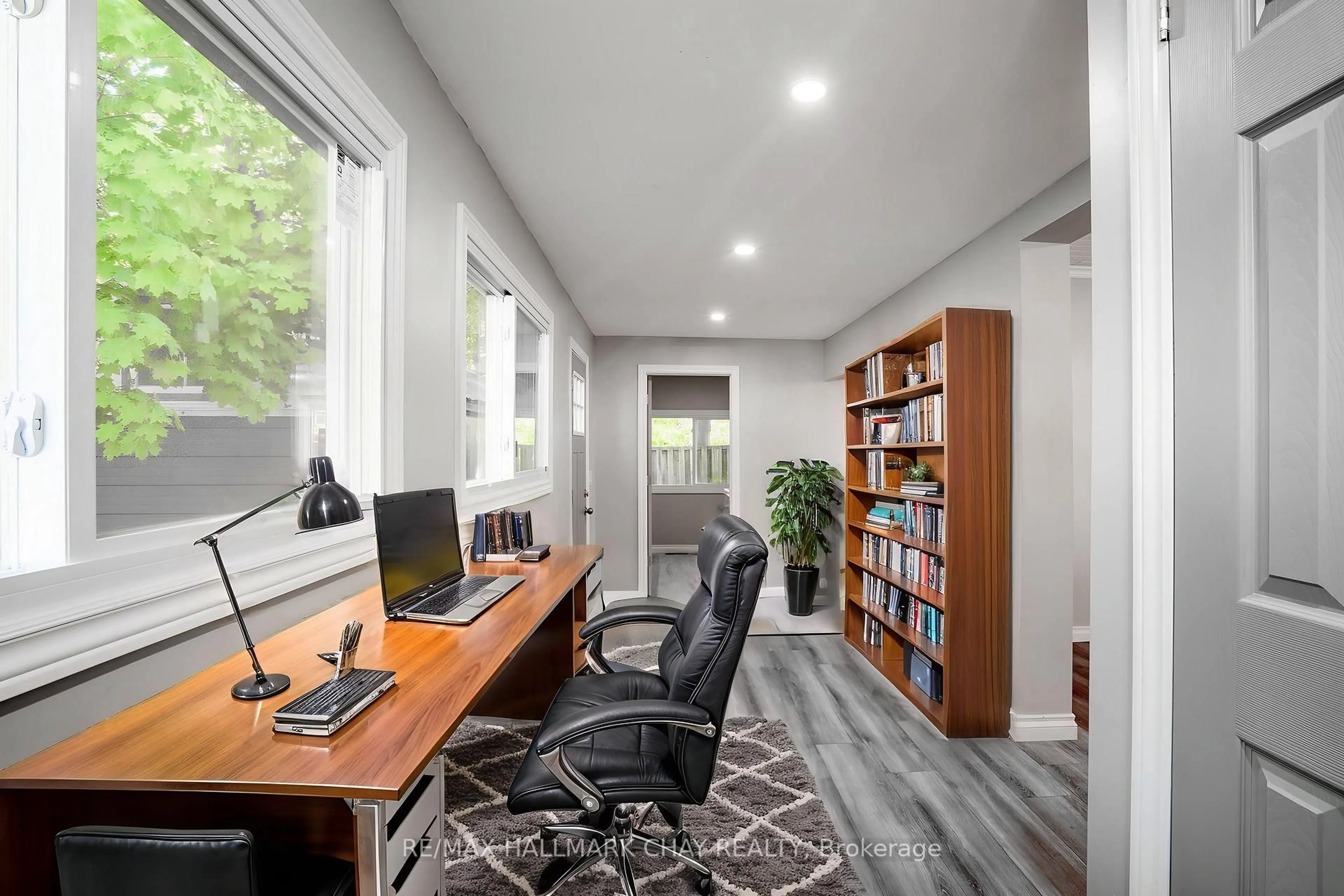 A pic of a room for 635 First St, Gravenhurst Ontario P1P 1K1