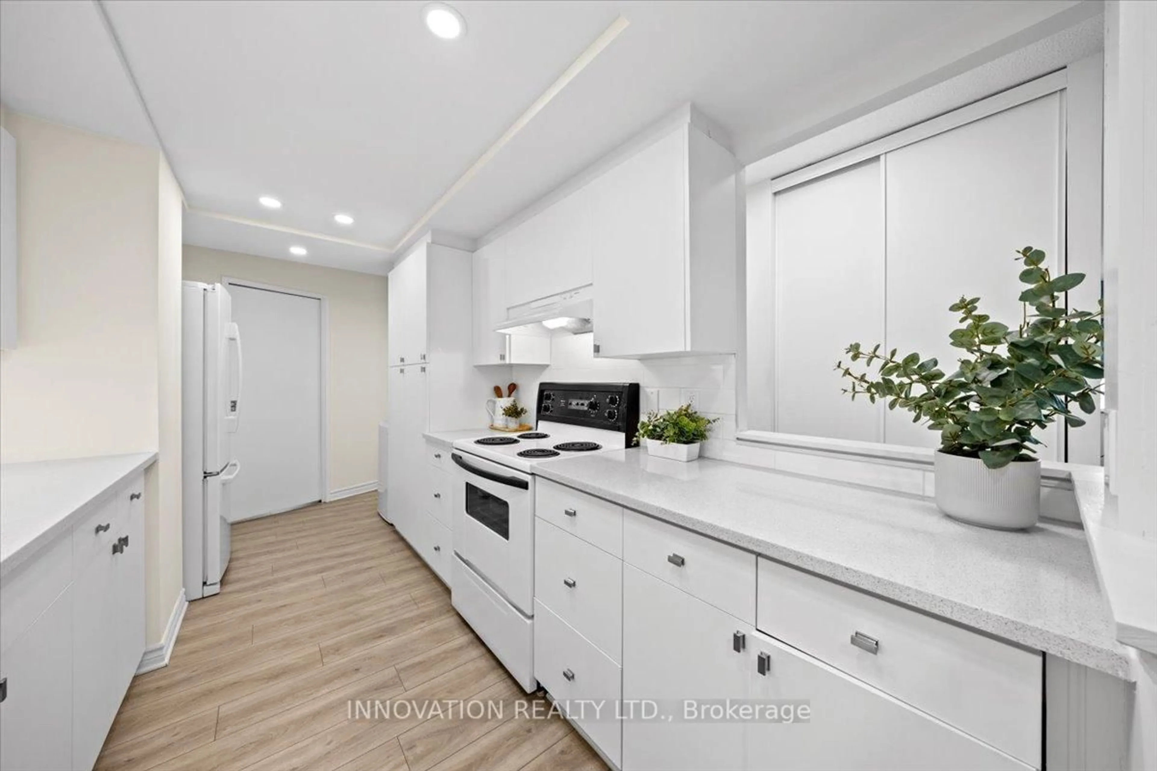 Standard kitchen, unknown for 555 Brittany Dr #610, Ottawa Ontario K1K 4C5