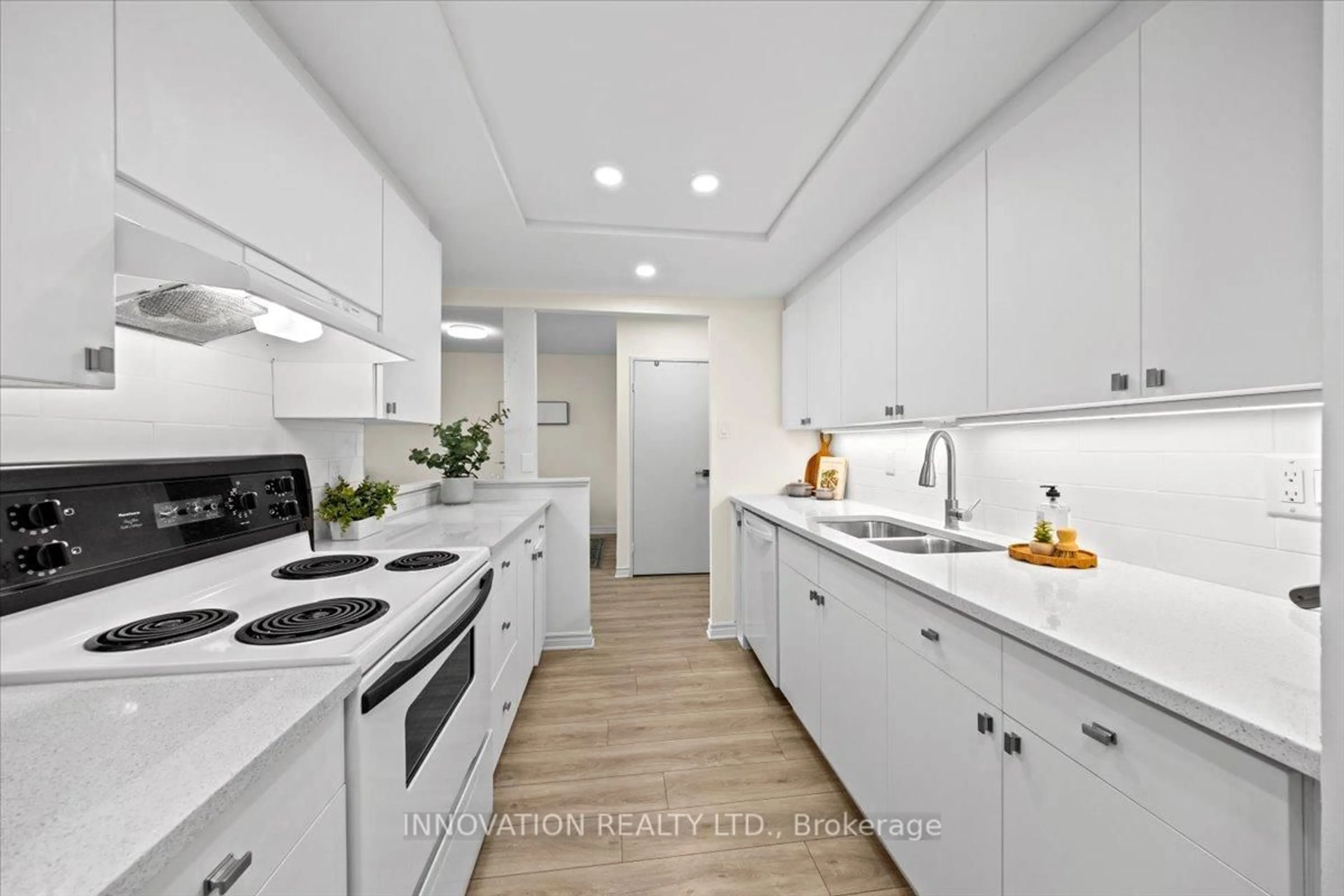 Standard kitchen, ceramic/tile floor for 555 Brittany Dr #610, Ottawa Ontario K1K 4C5