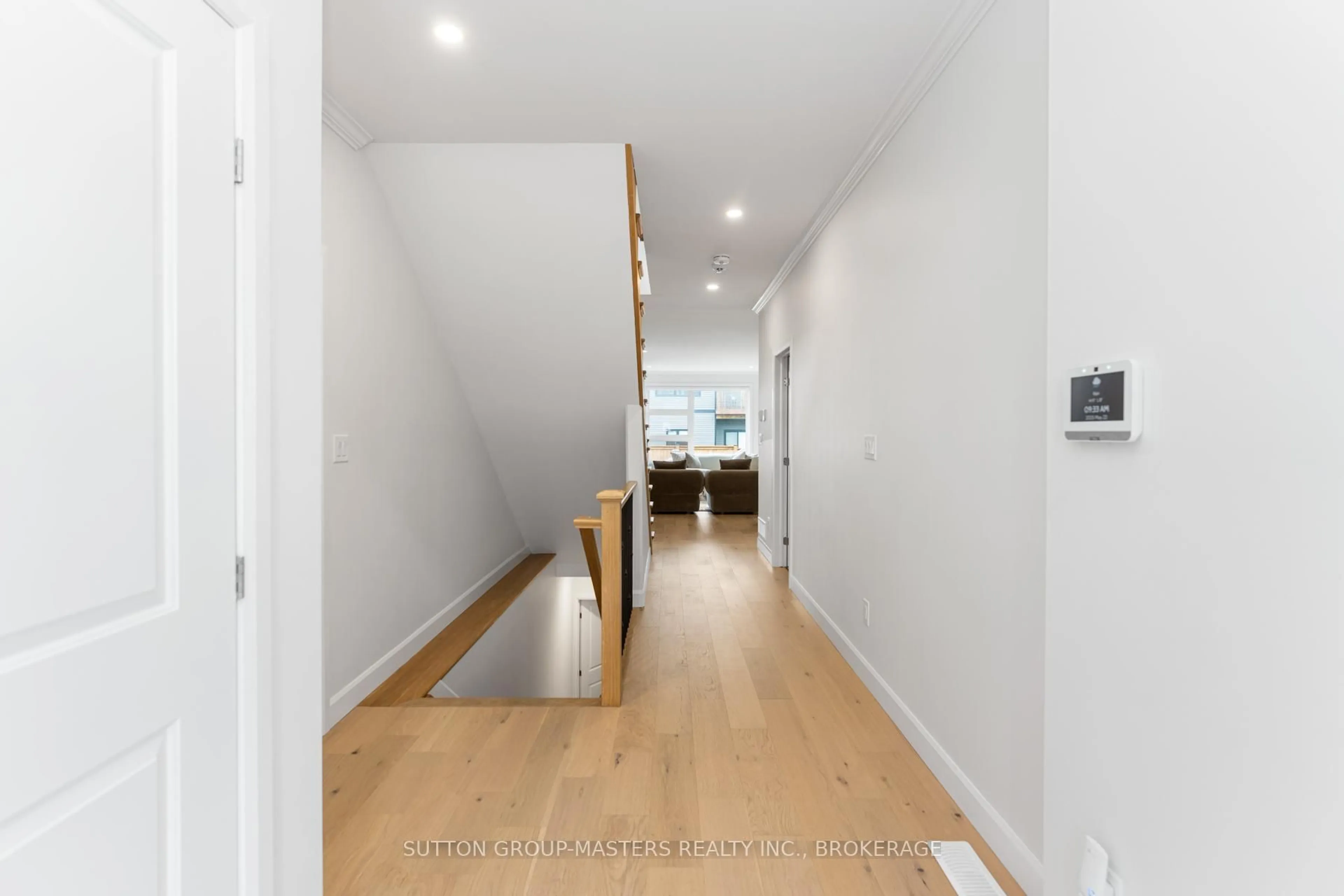 Indoor foyer for 11 Walden Pond Dr, Loyalist Ontario K7N 0E7