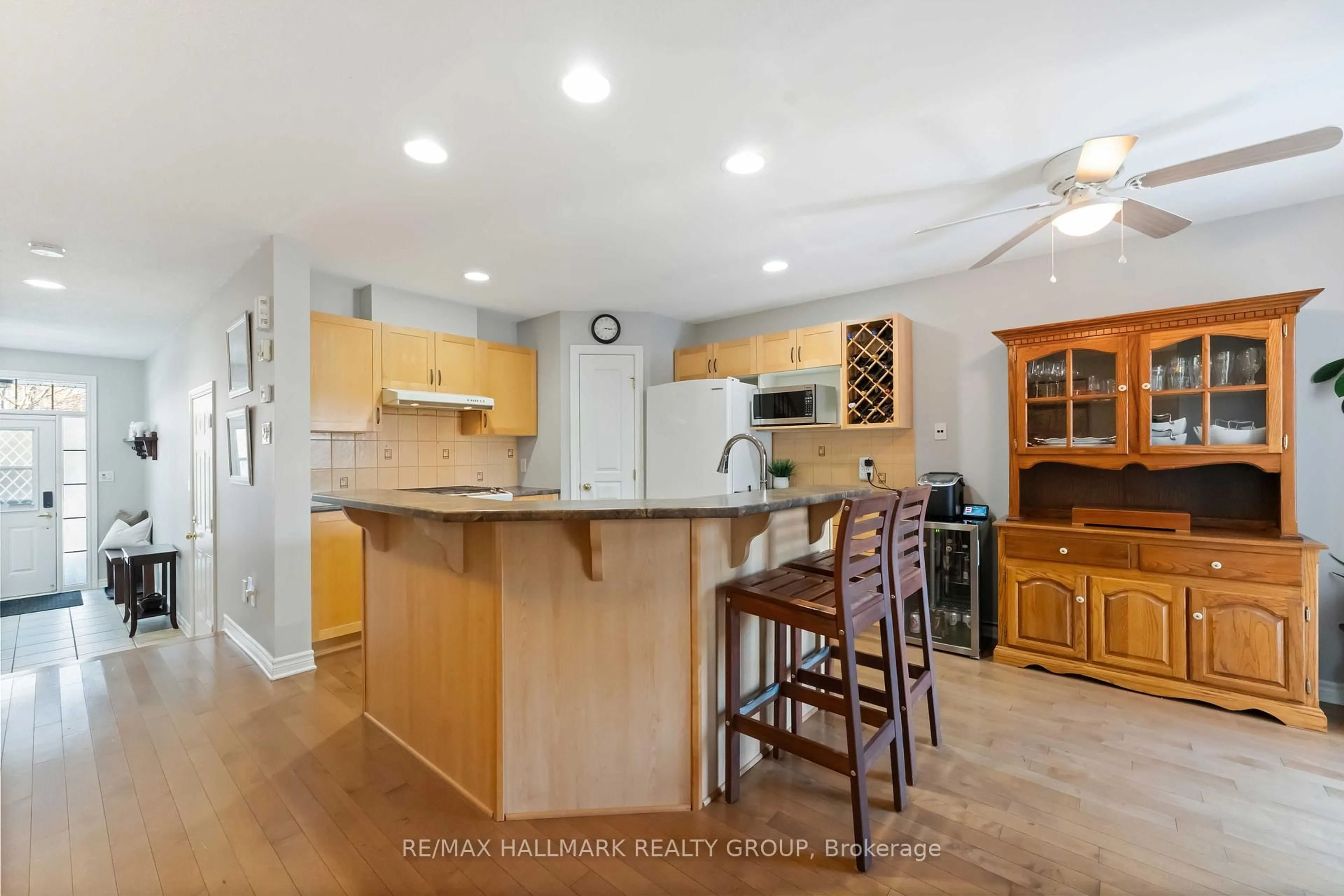 Open concept kitchen, unknown for 135 TANDALEE Cres, Ottawa Ontario K2M 0A1