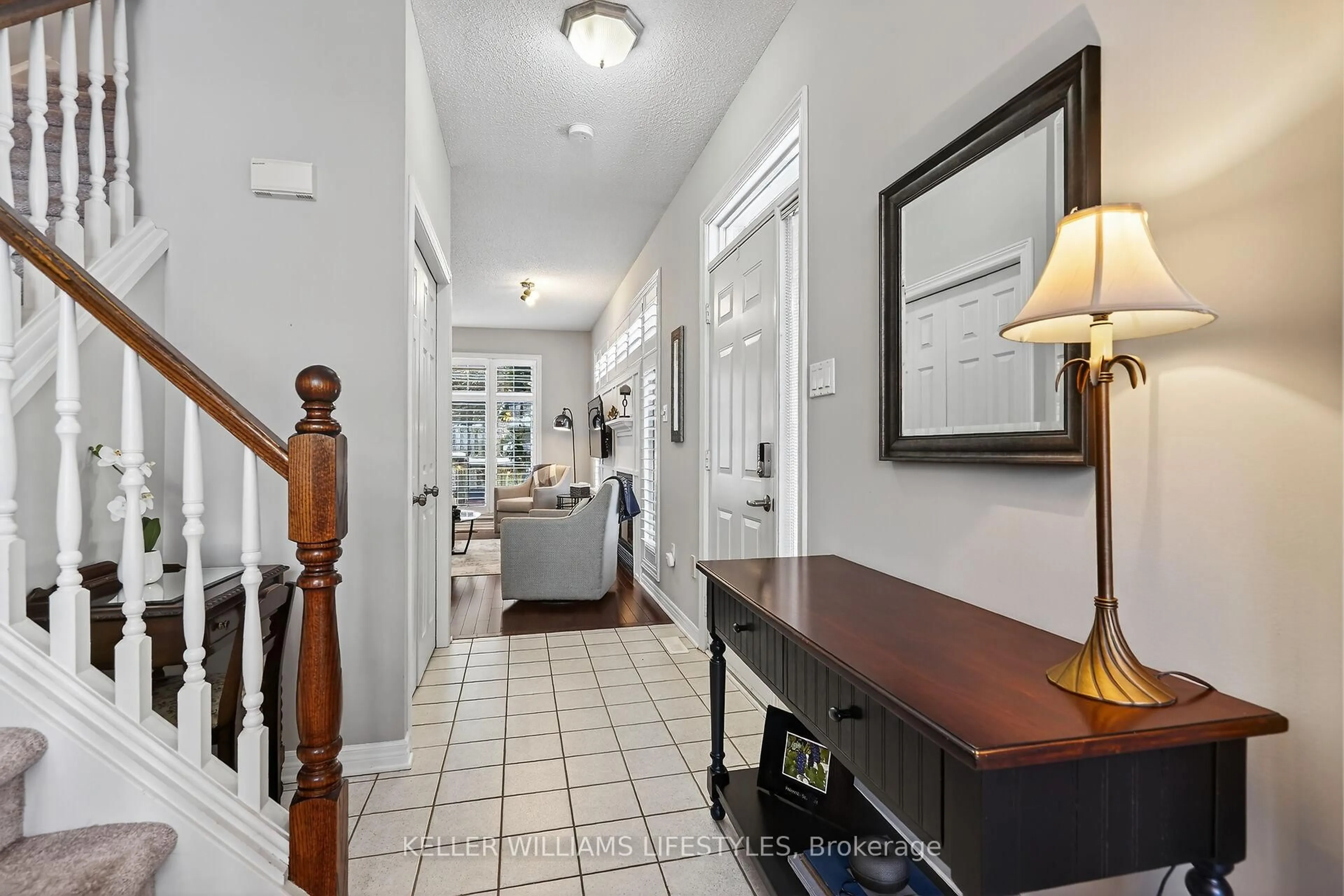 Indoor foyer for 519 Riverside Dr #30, London North Ontario N6H 5J3