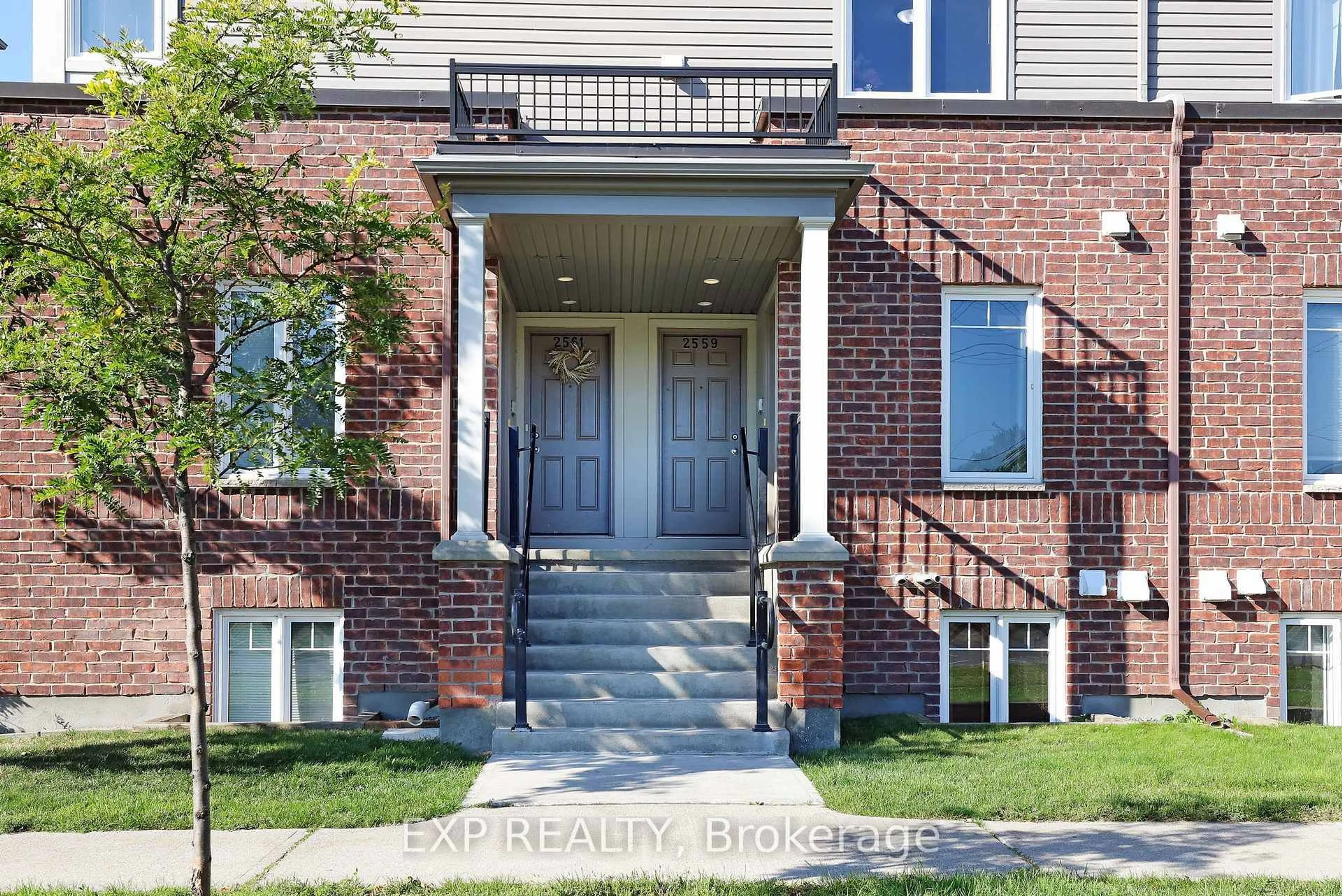 Home with brick exterior material, street for 2559 Longfields Dr, Ottawa Ontario K2J 2L7