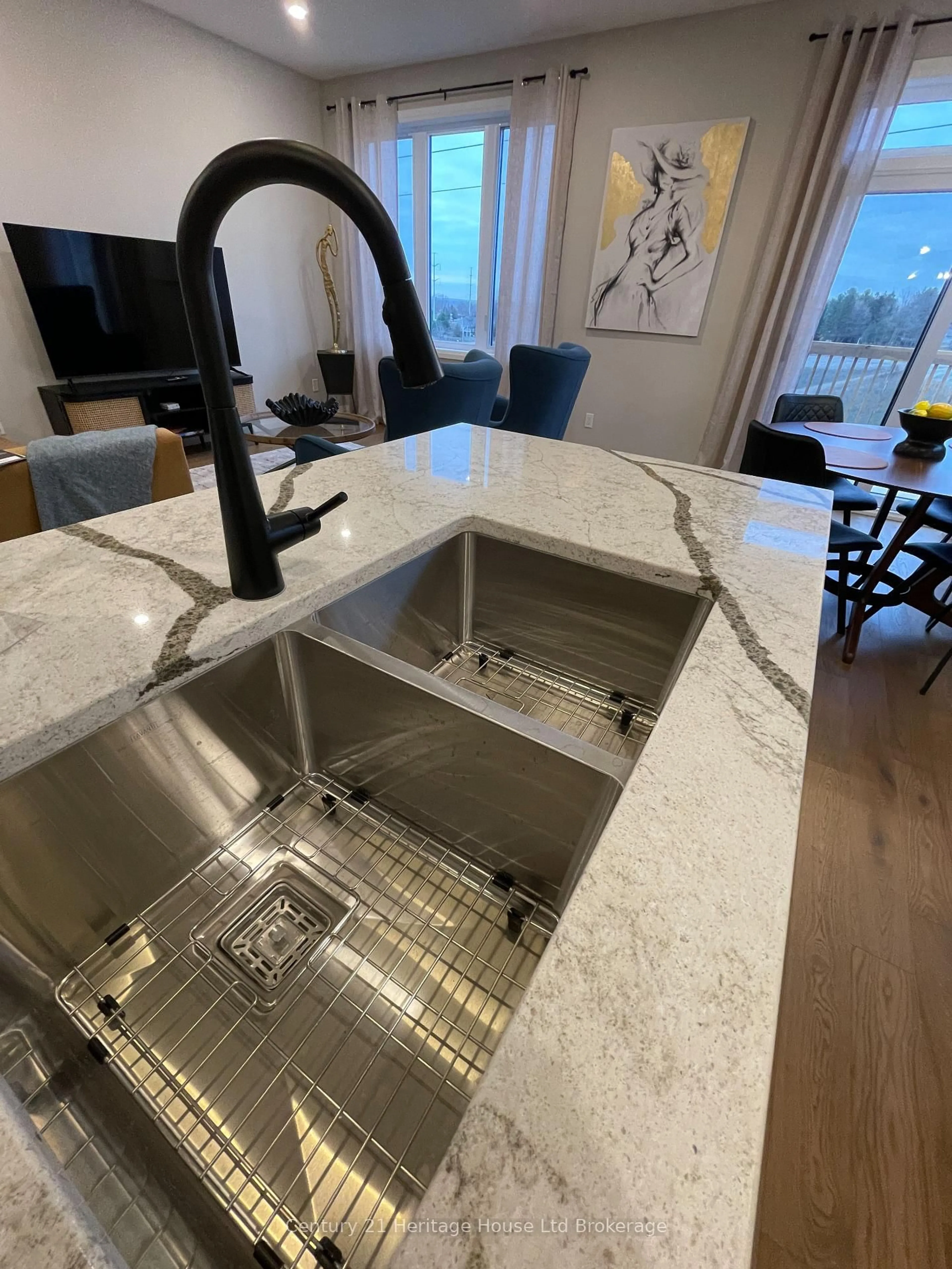 Contemporary kitchen, ceramic/tile floor for 339 Anderson St, South-West Oxford Ontario N4S 0G6