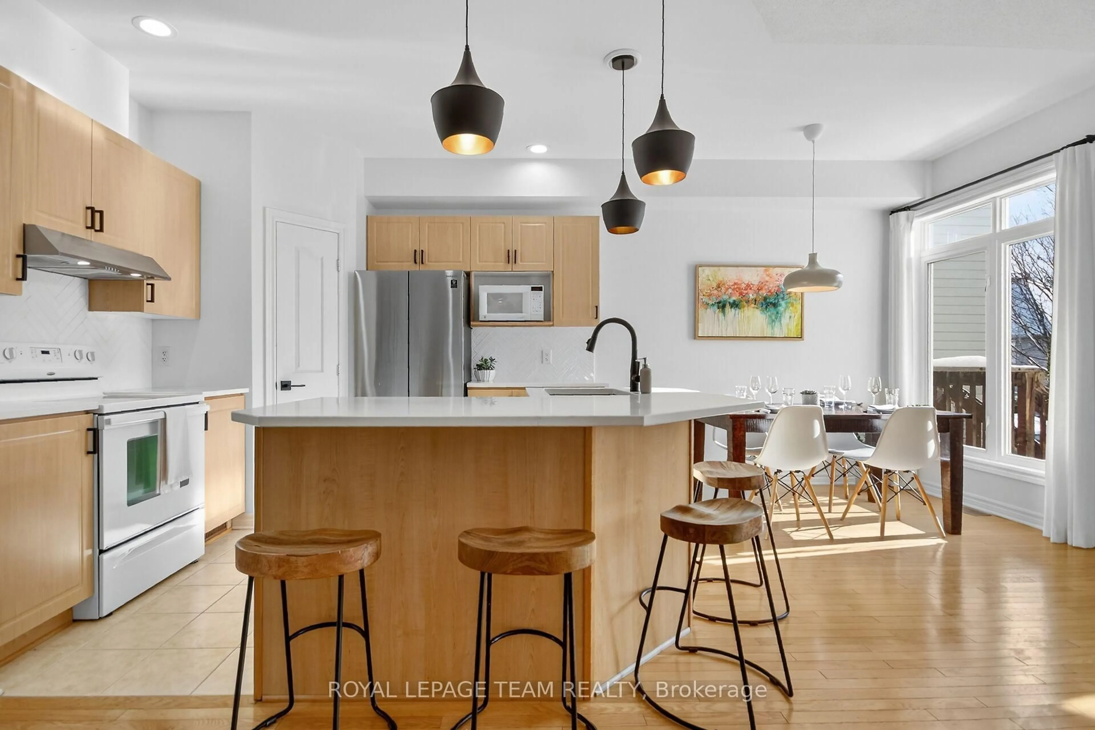 Open concept kitchen, unknown for 293 Waymark Cres, Ottawa Ontario K2M 0A5