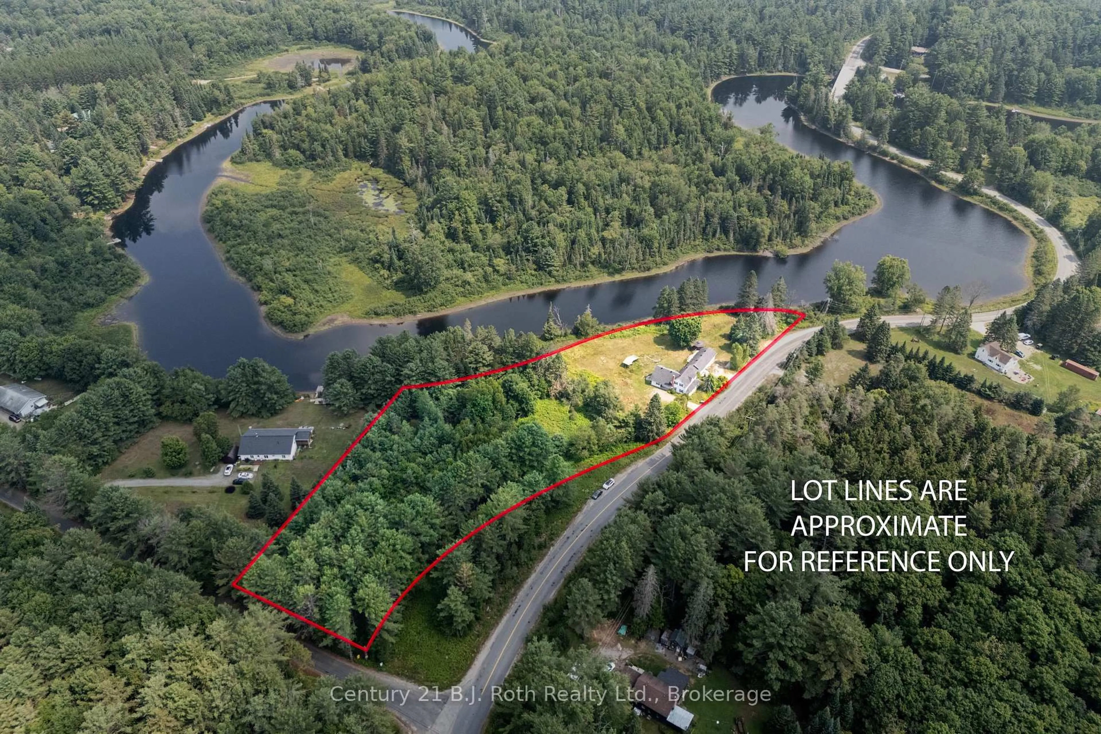 A pic from outside/outdoor area/front of a property/back of a property/a pic from drone, water/lake/river/ocean view for 2377 Fraserburg Rd, Lake of Bays Ontario P1L 1X3