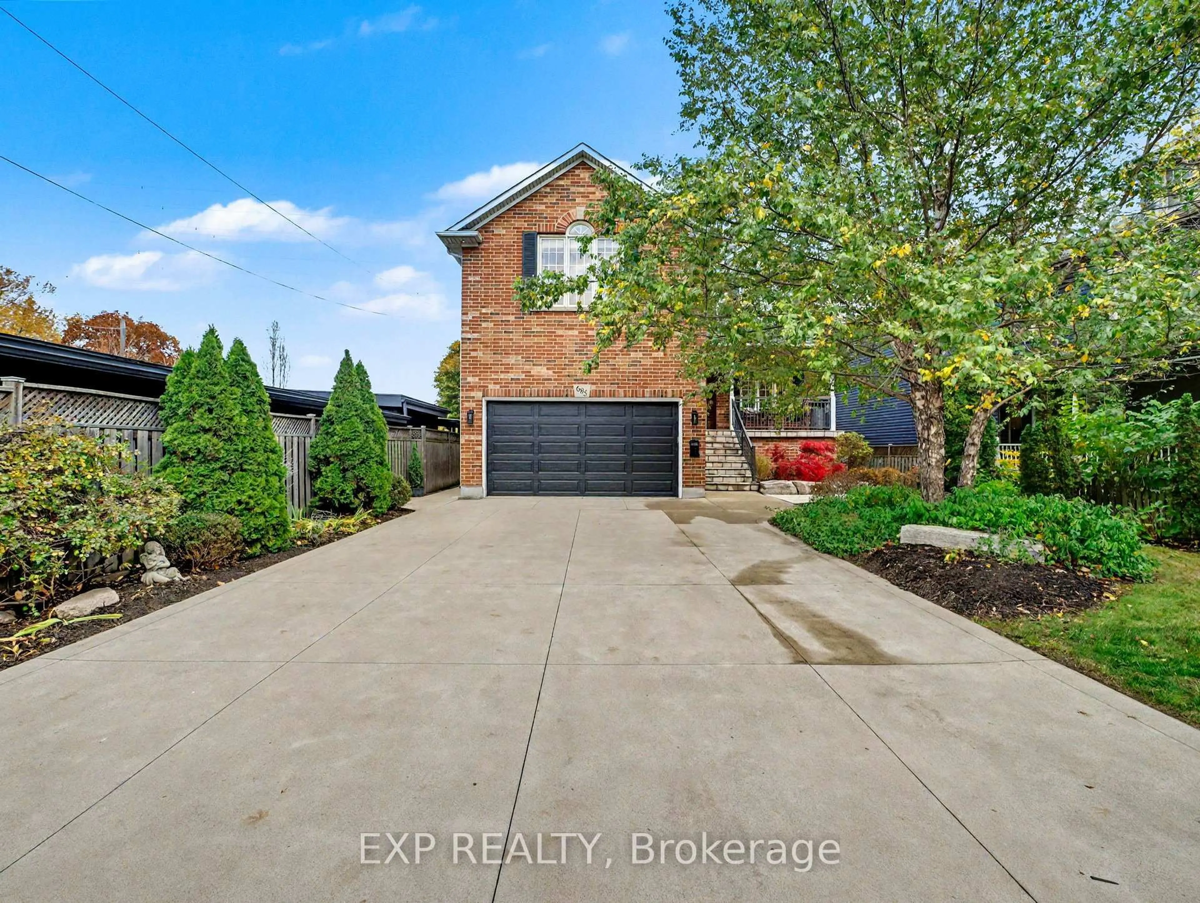 A pic from outside/outdoor area/front of a property/back of a property/a pic from drone, street for 685 Beach Blvd, Hamilton Ontario L8H 6Y5