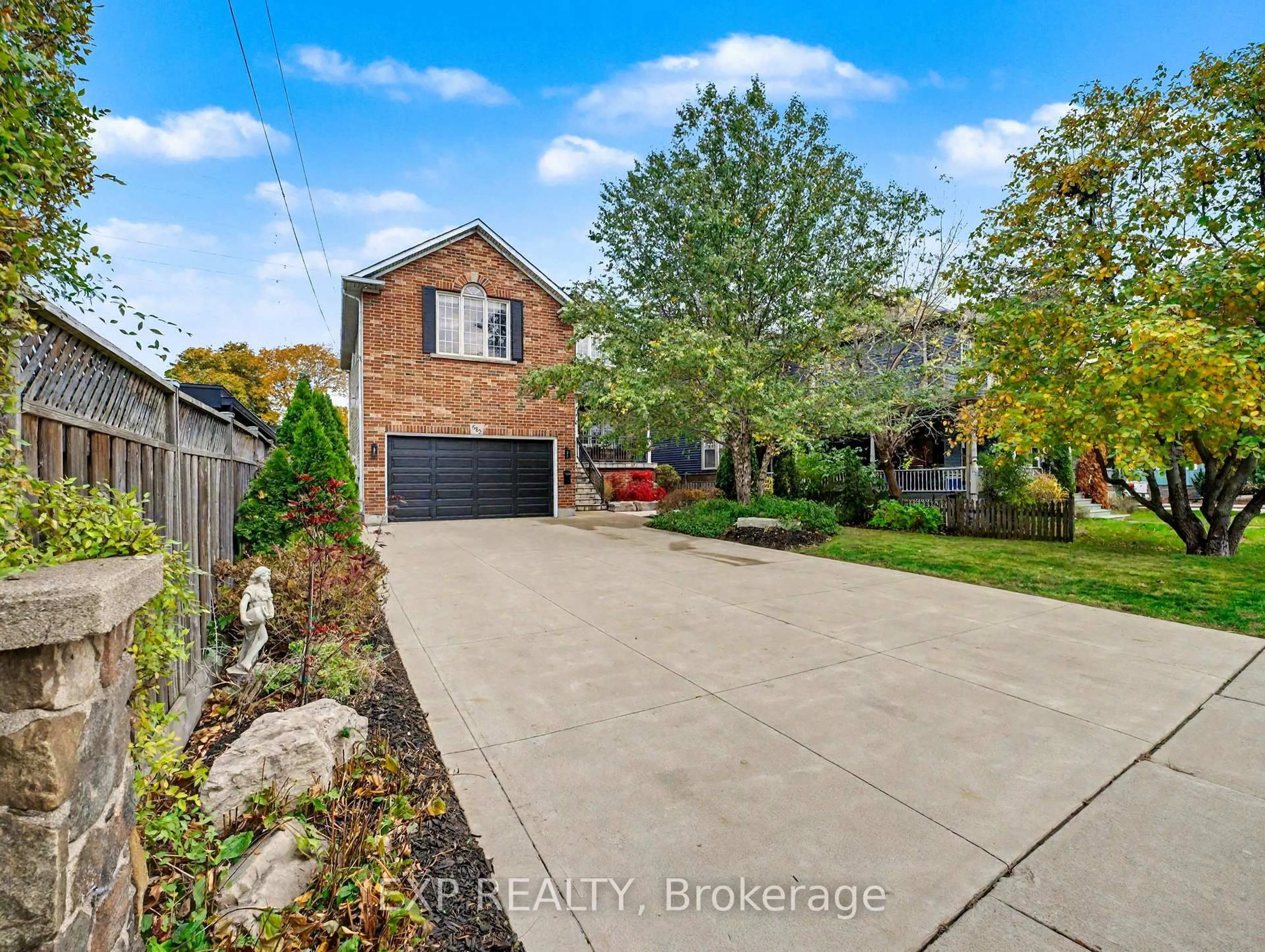 A pic from outside/outdoor area/front of a property/back of a property/a pic from drone, street for 685 Beach Blvd, Hamilton Ontario L8H 6Y5