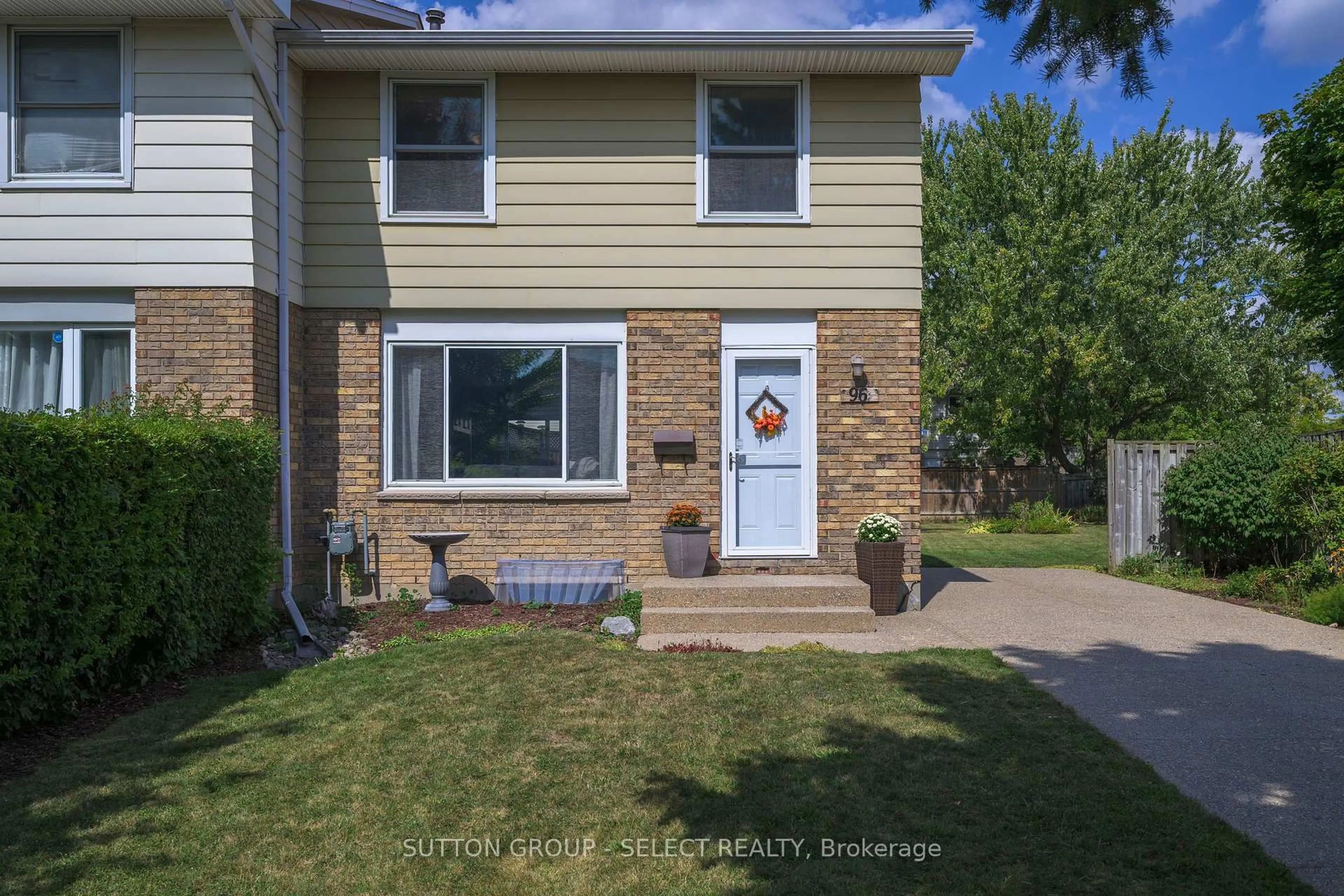 Home with vinyl exterior material, street for 96 Elvira Cres, London South Ontario N6E 2P5