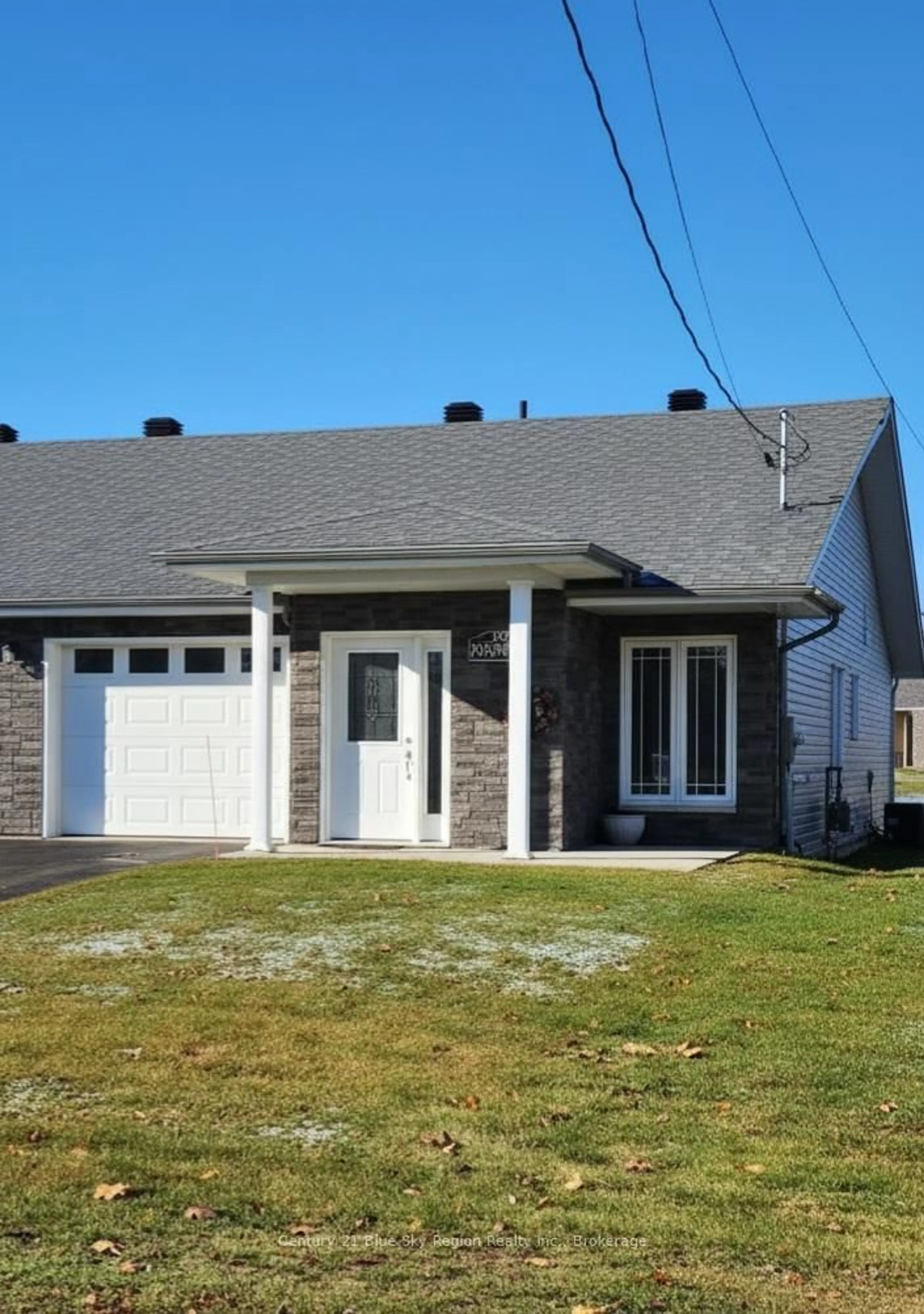 Home with vinyl exterior material, street for 102 Second St, West Nipissing Ontario P2B 3A7