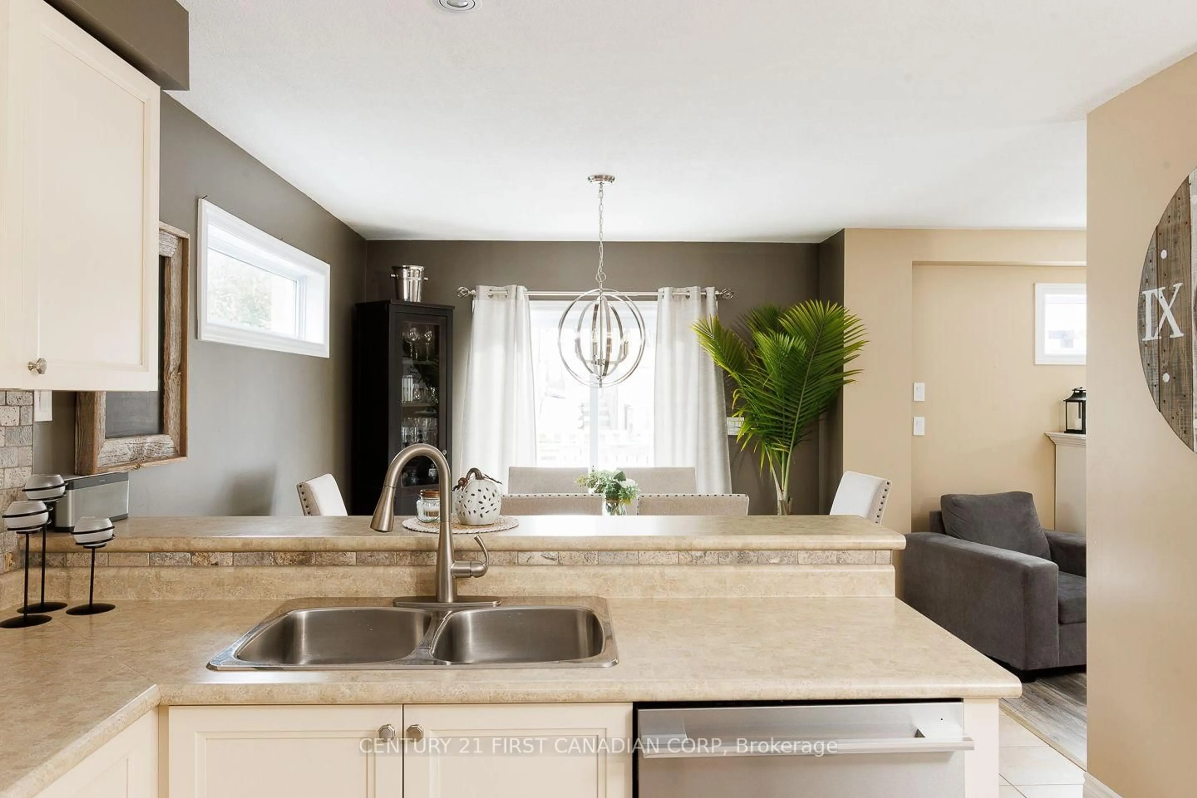 Open concept kitchen, ceramic/tile floor for 2459 Asima Dr, London South Ontario N6M 0B3
