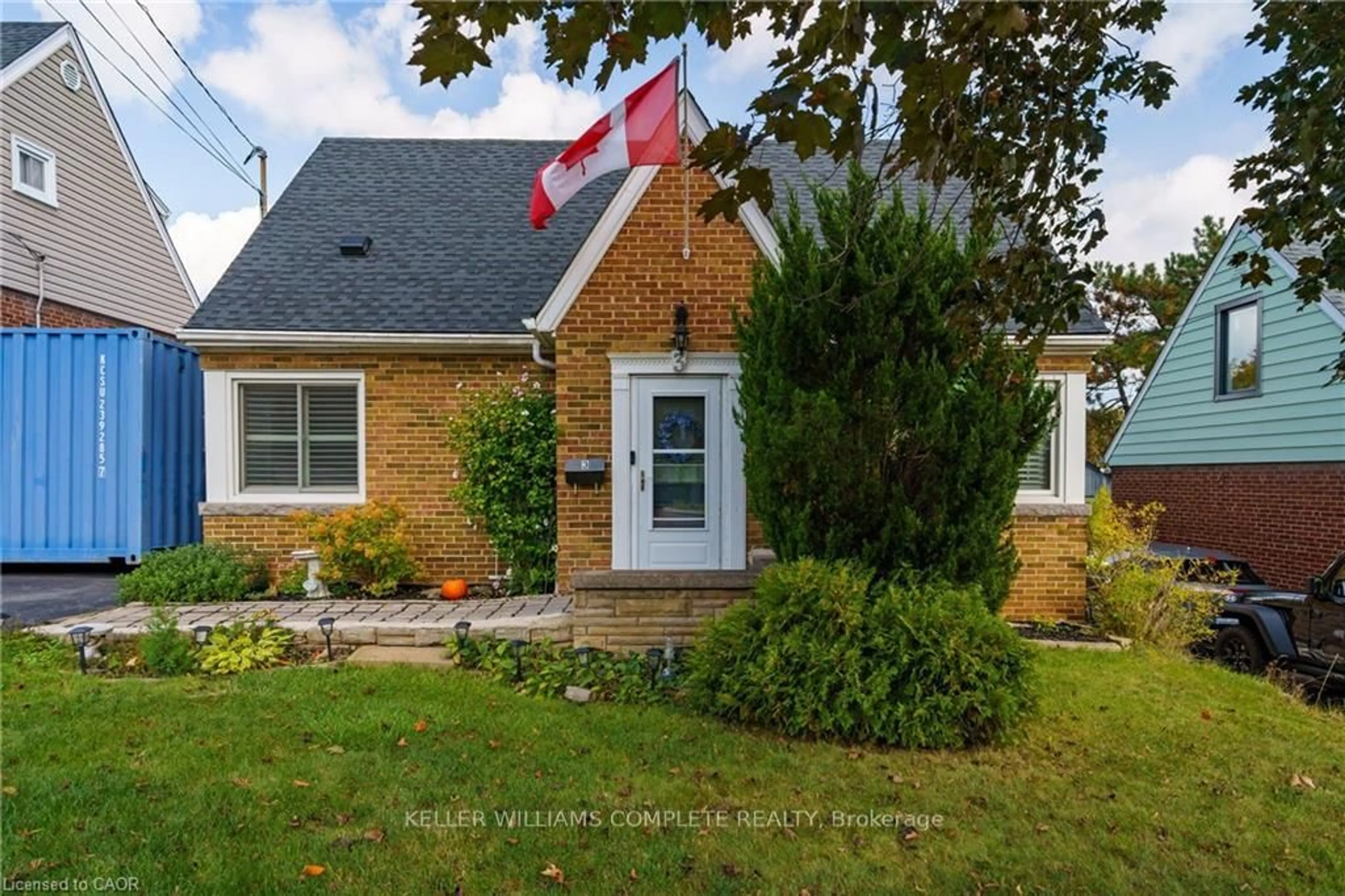 Home with brick exterior material, street for 3 MONTROSE Ave, Hamilton Ontario L8K 4X8