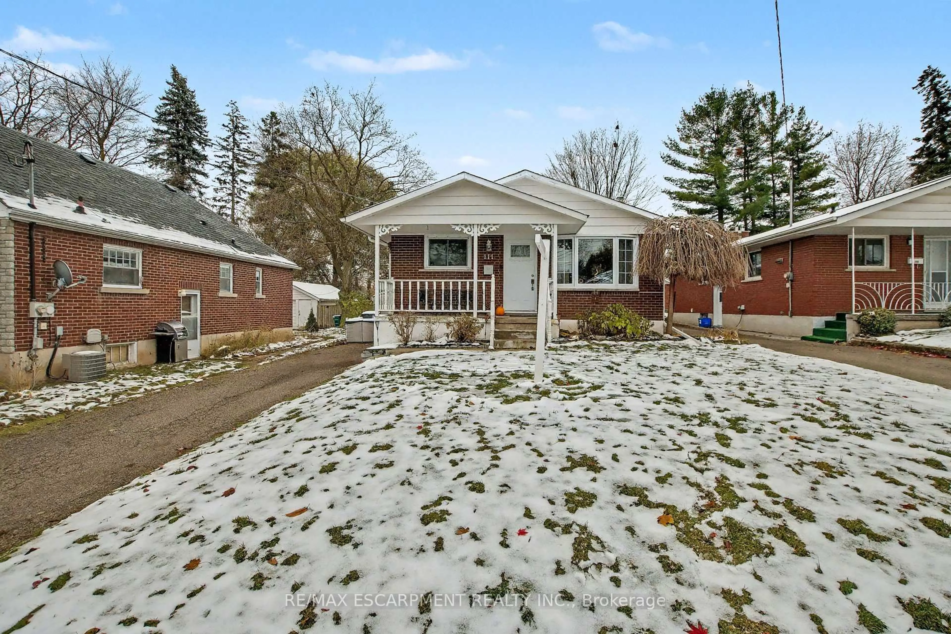 Home with brick exterior material, street for 111 First Ave, Cambridge Ontario N1S 2B5