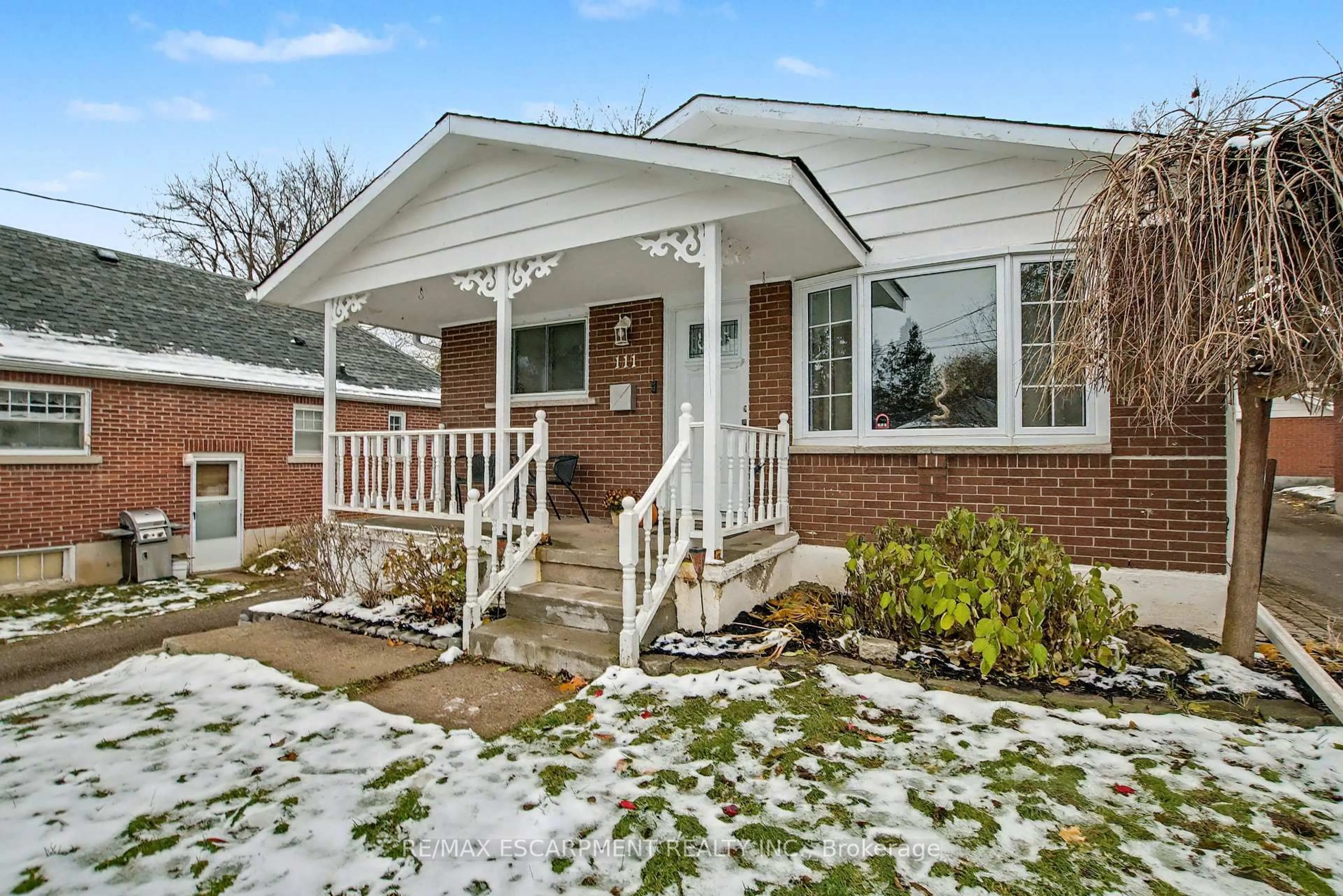 Home with brick exterior material, street for 111 First Ave, Cambridge Ontario N1S 2B5