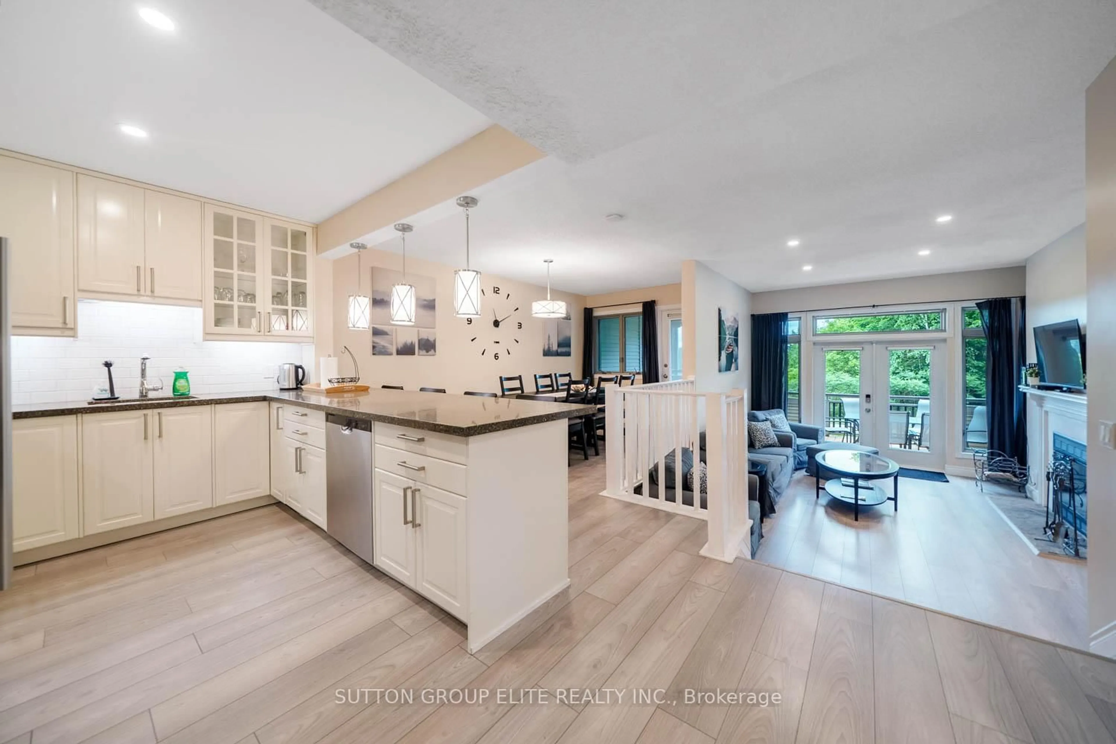 Open concept kitchen, unknown for 1611 Grandview Hilltop Dr #16, Huntsville Ontario P1H 2J5