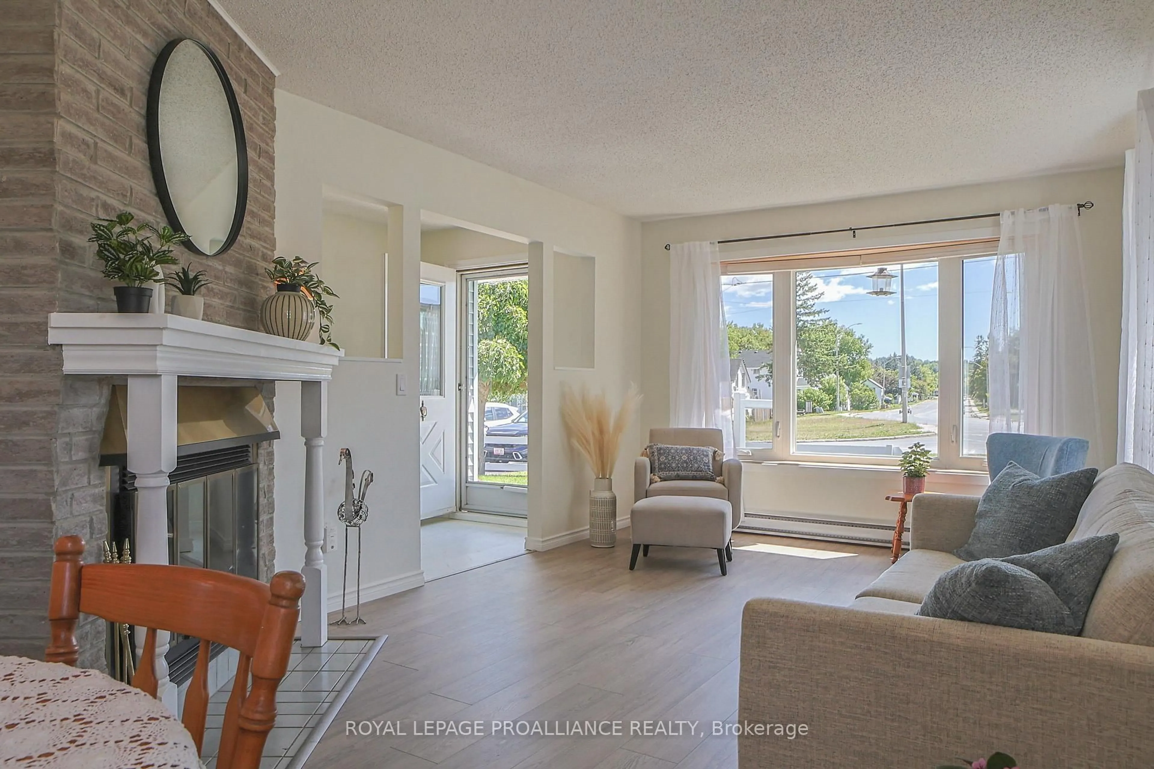 Living room with furniture, unknown for 98 East Davis St, Quinte West Ontario K8V 6H4